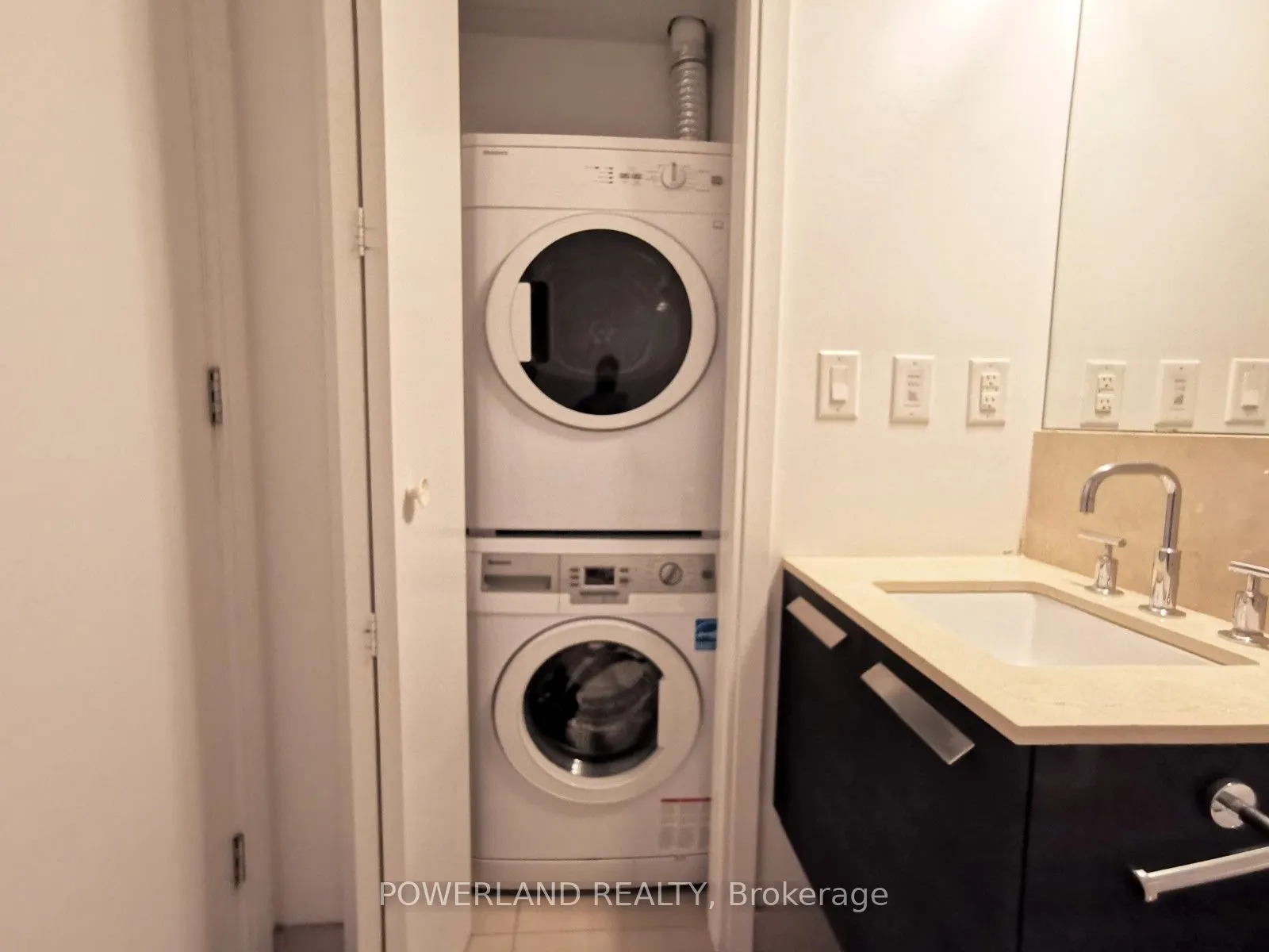 42 Charles Street E, #2306
