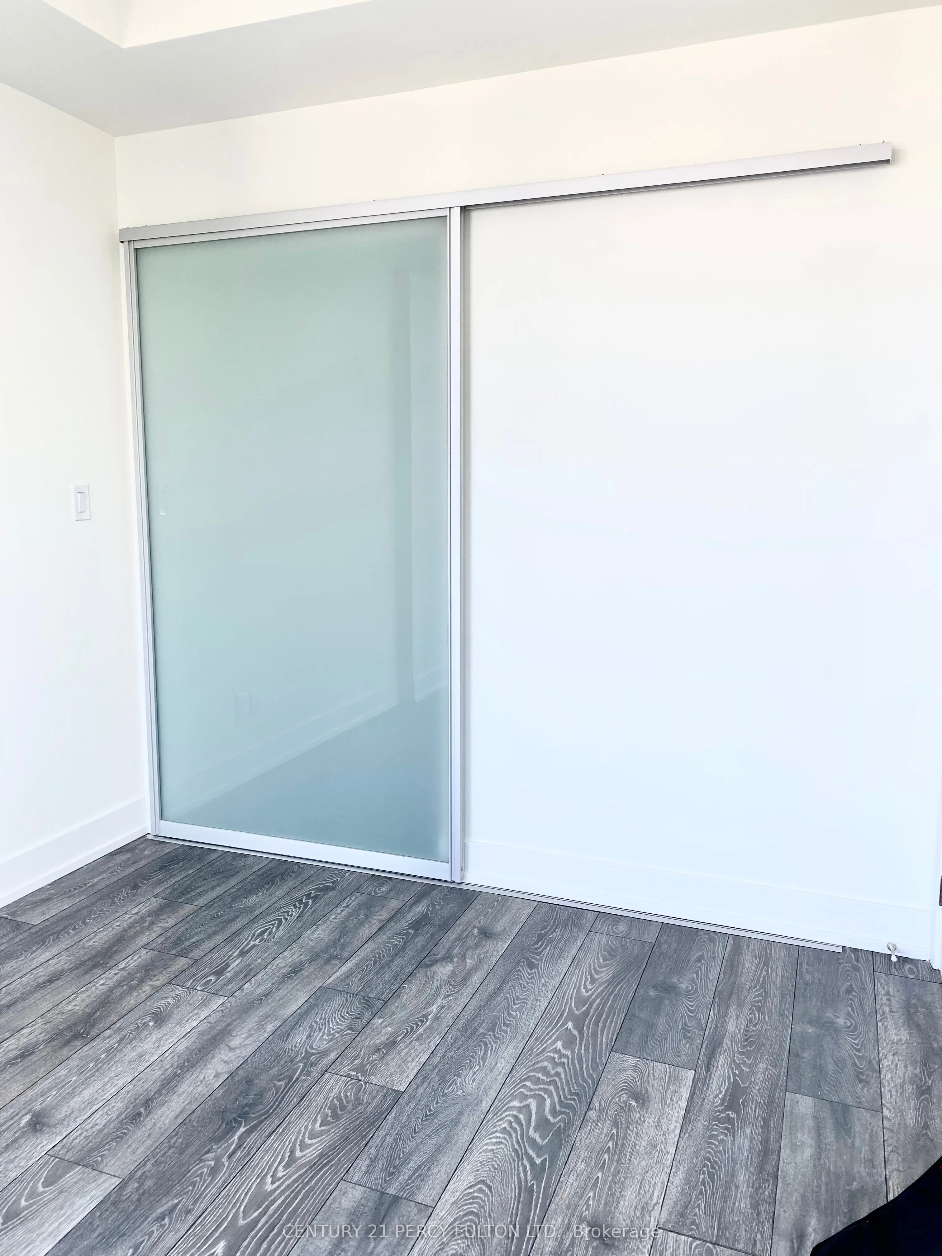 180 Fariview Mall Drive, #1105