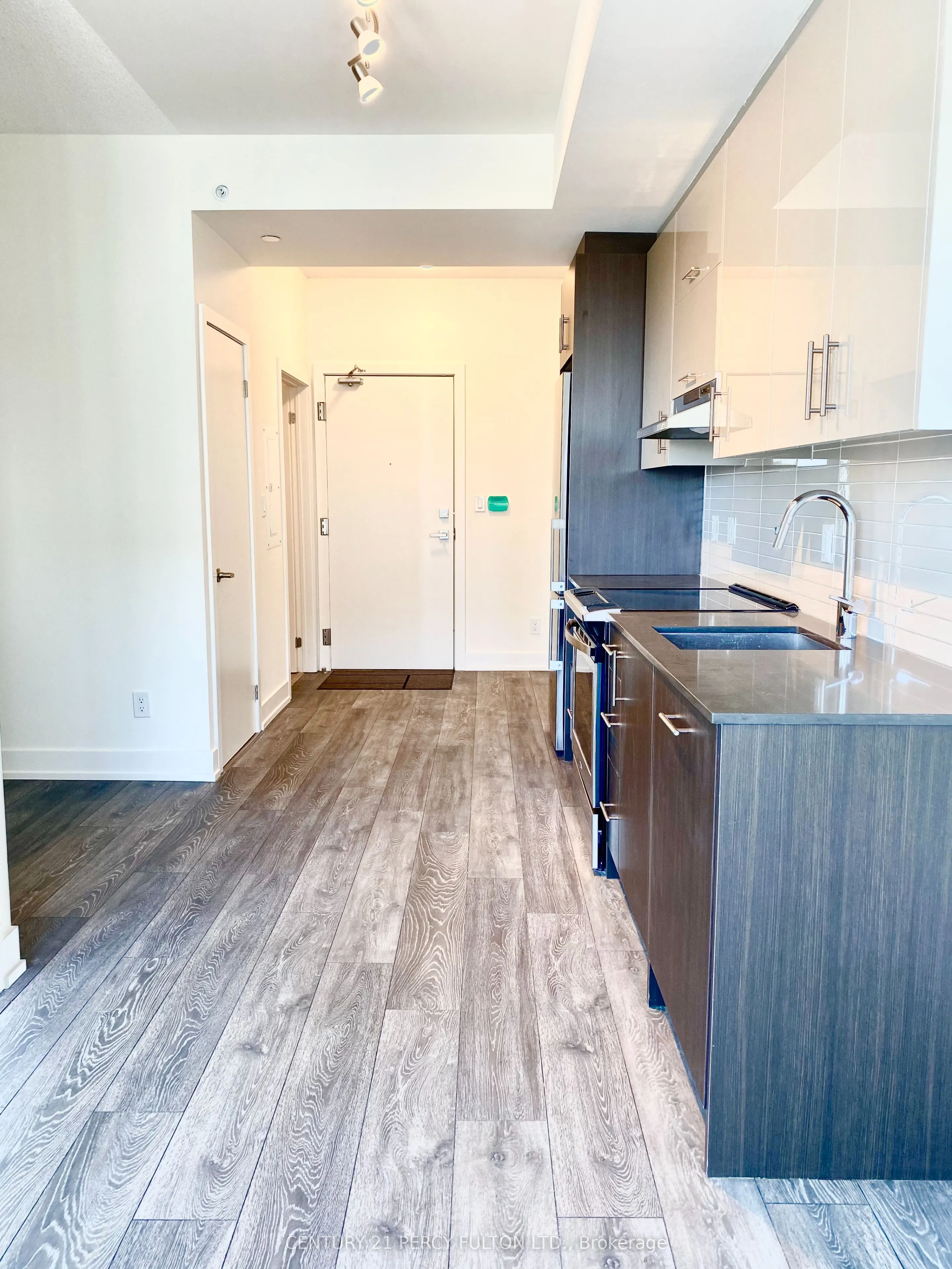 180 Fariview Mall Drive, #1105