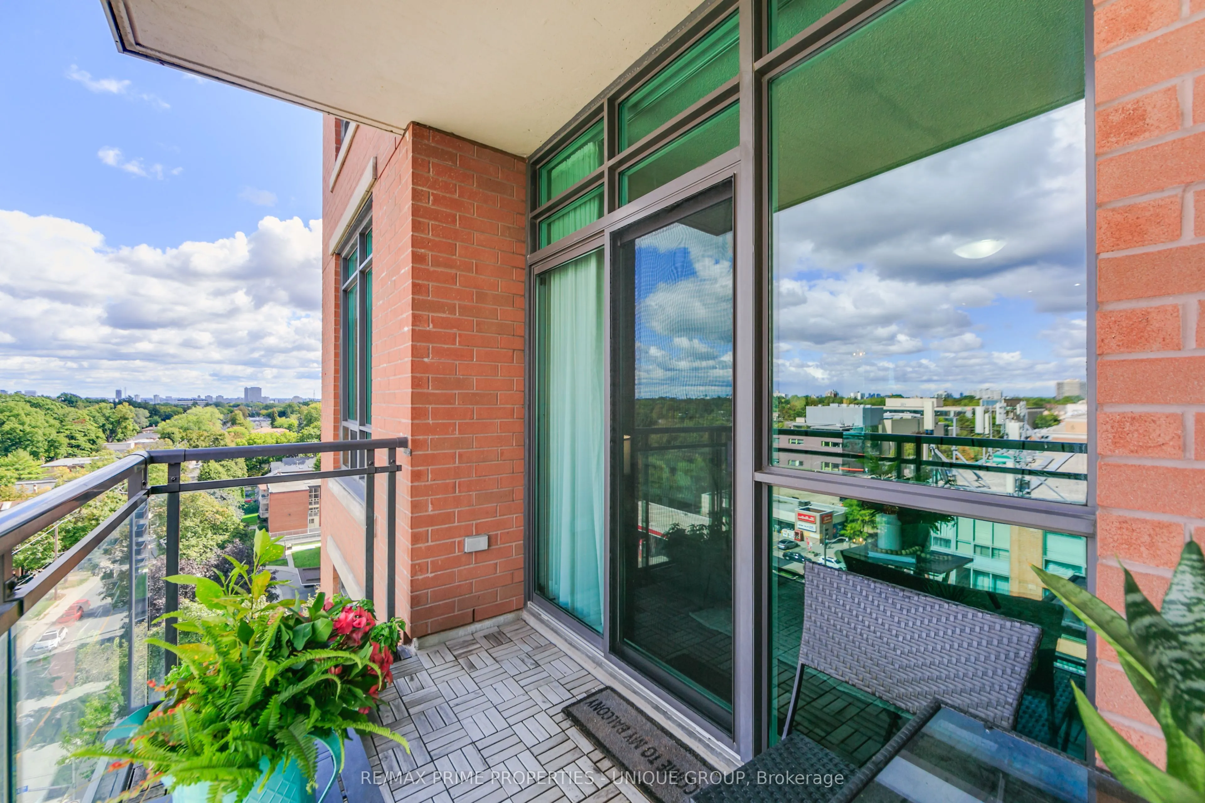 319 Merton Street, #904