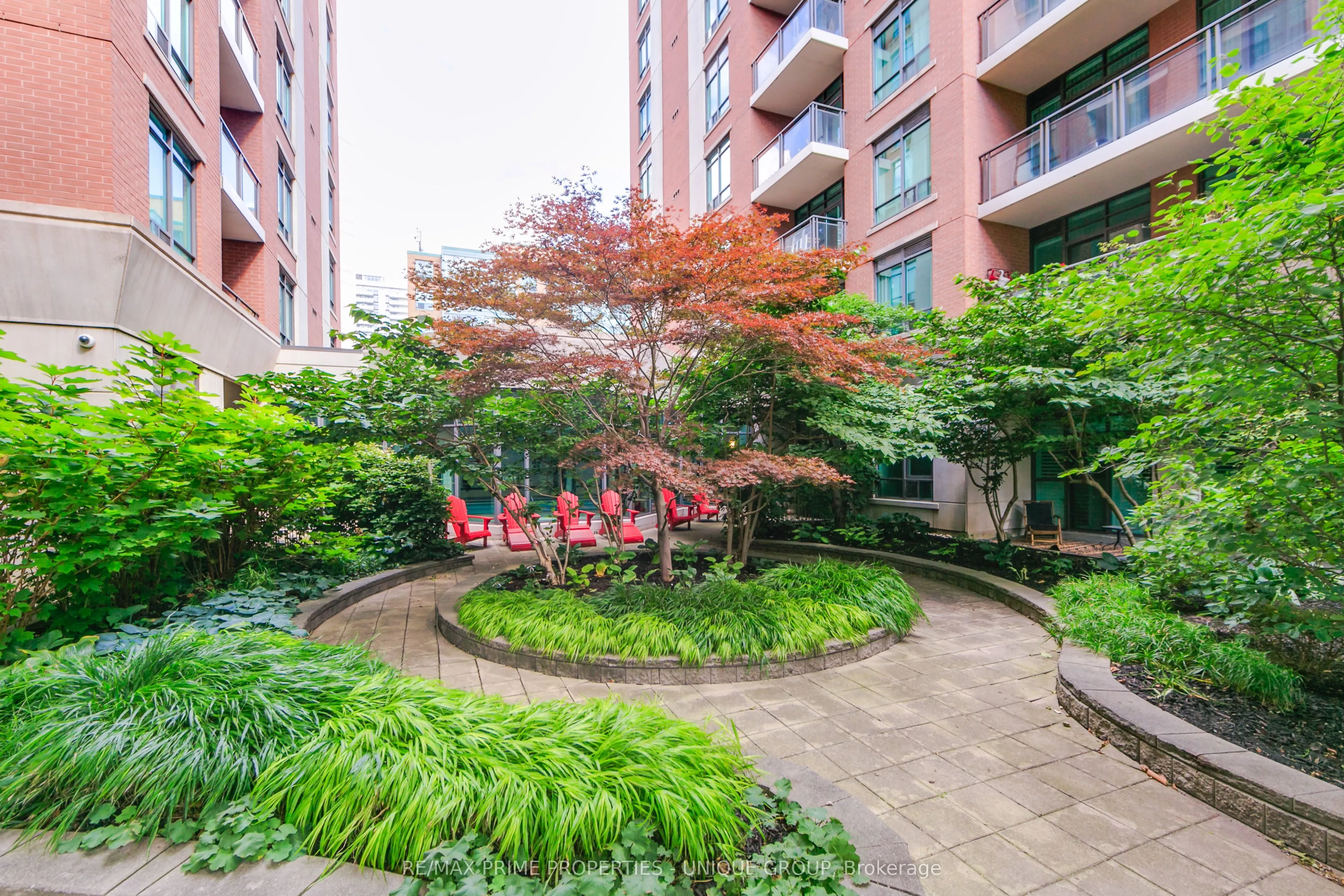319 Merton Street, #904