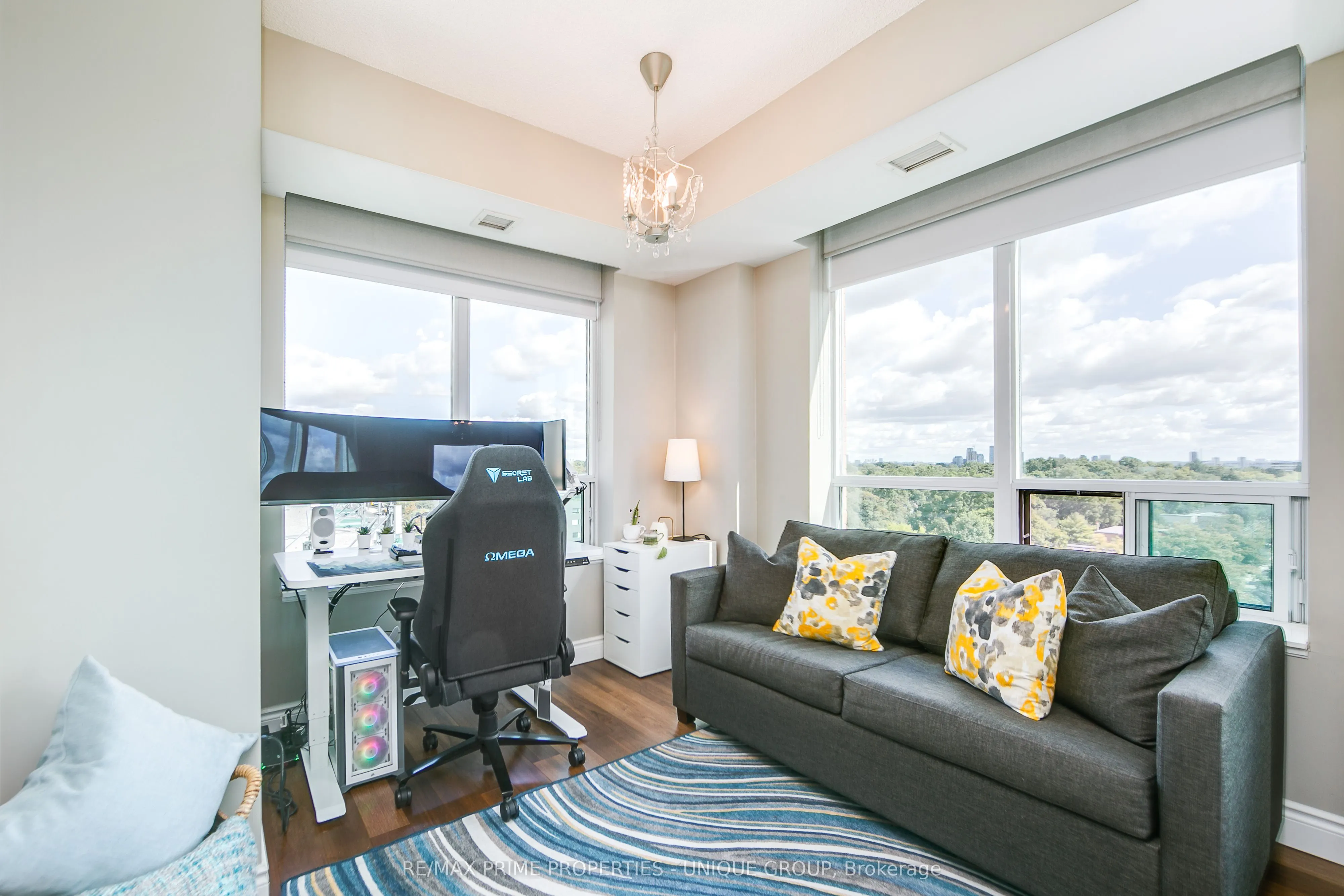 319 Merton Street, #904