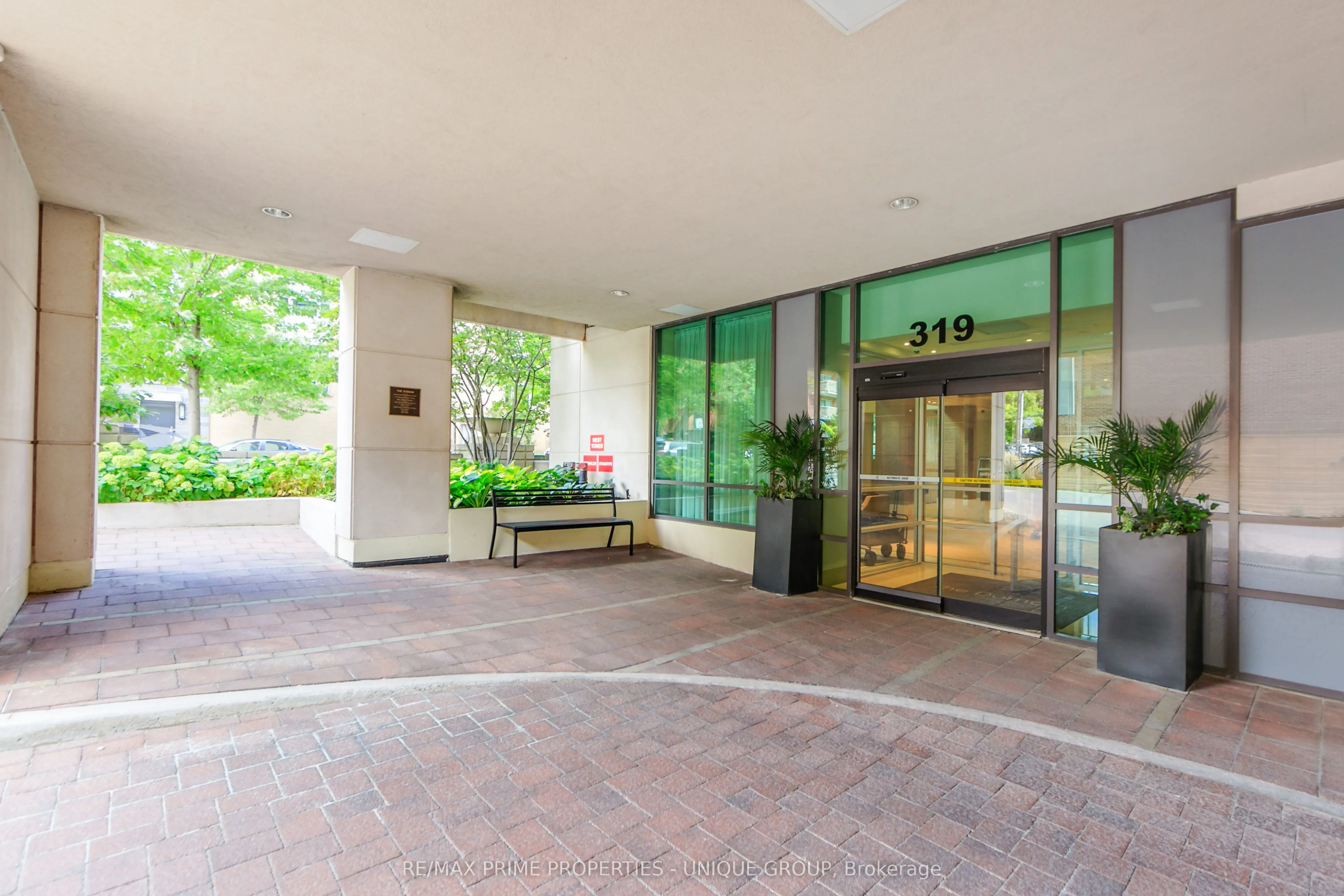 319 Merton Street, #904