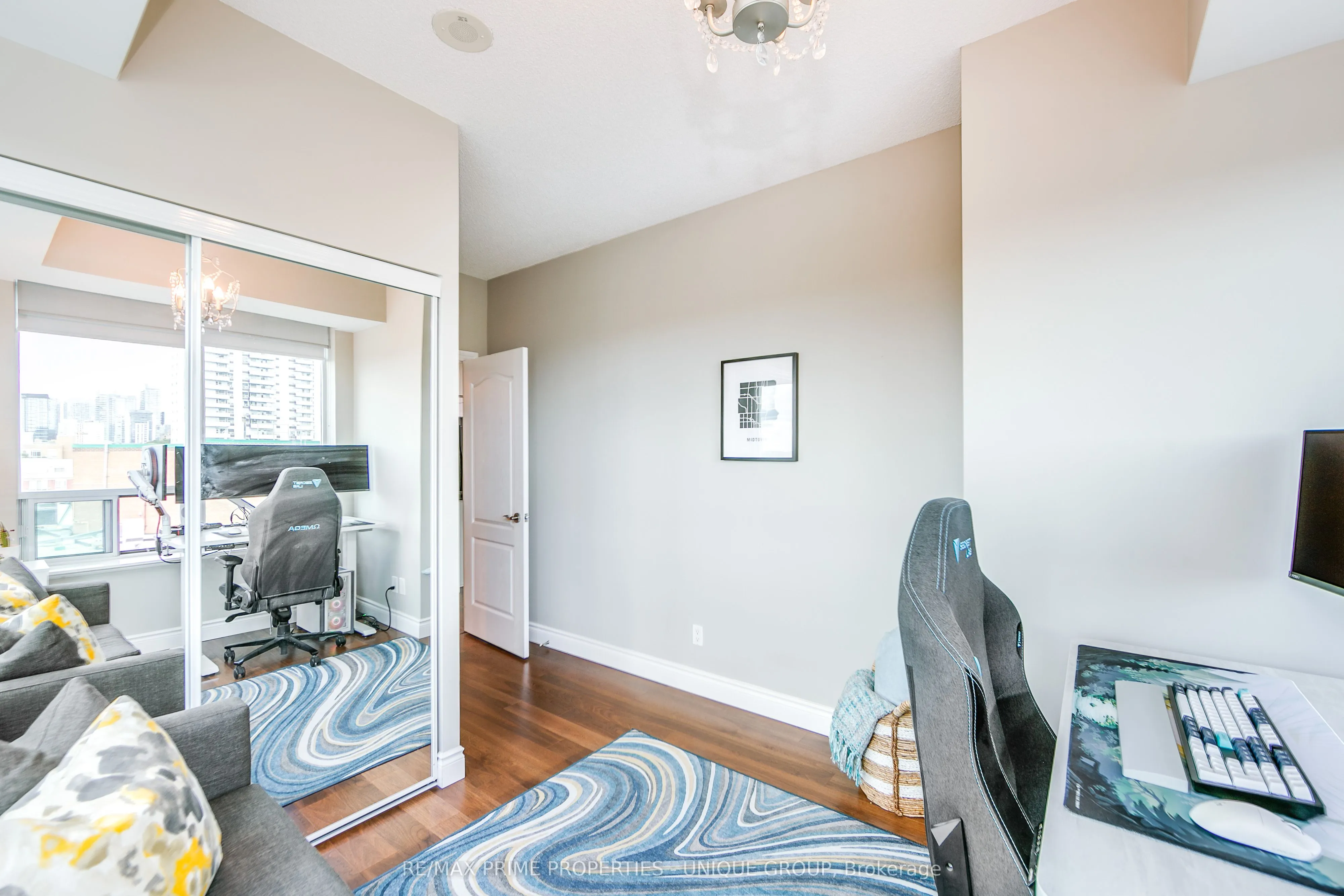 319 Merton Street, #904