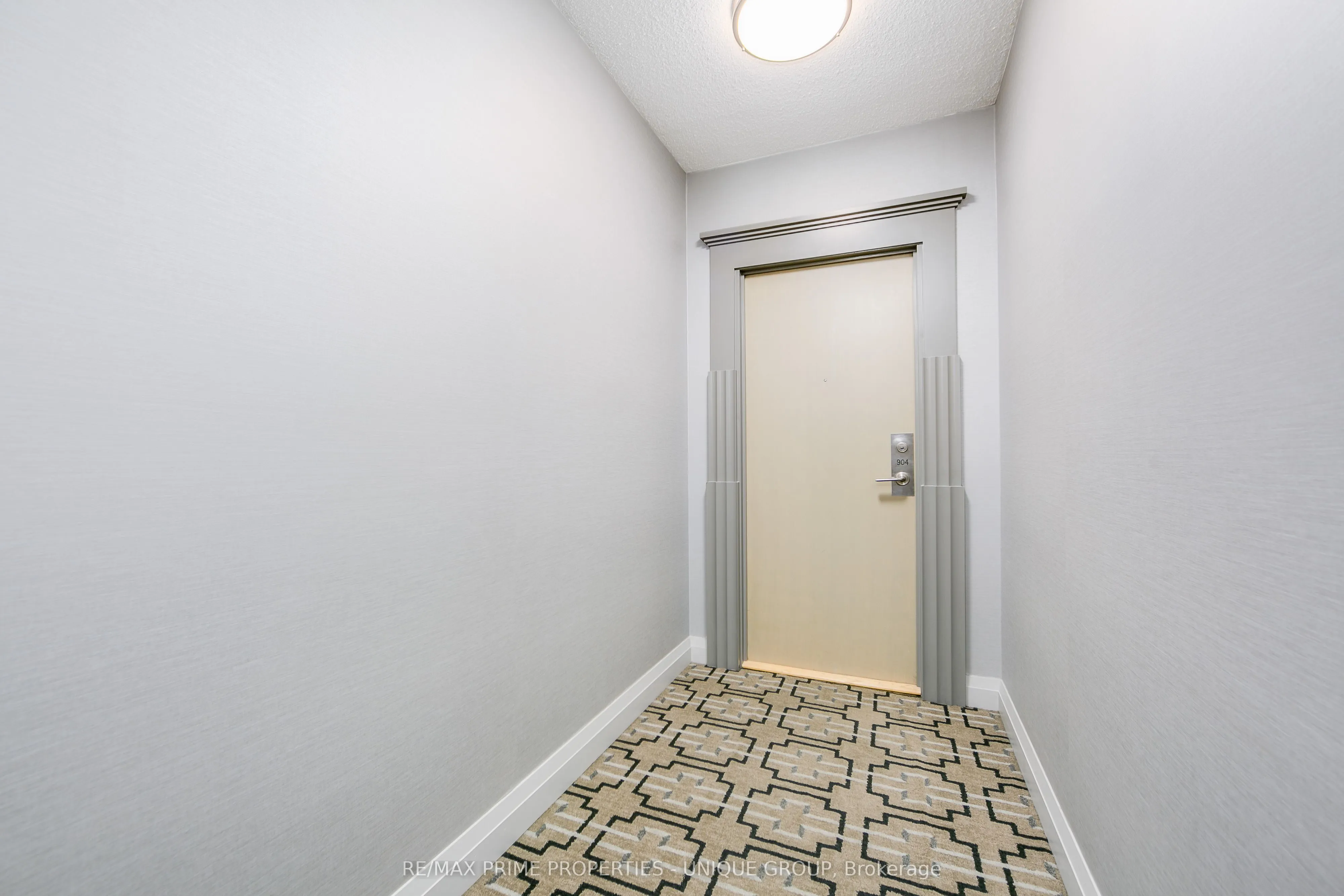319 Merton Street, #904