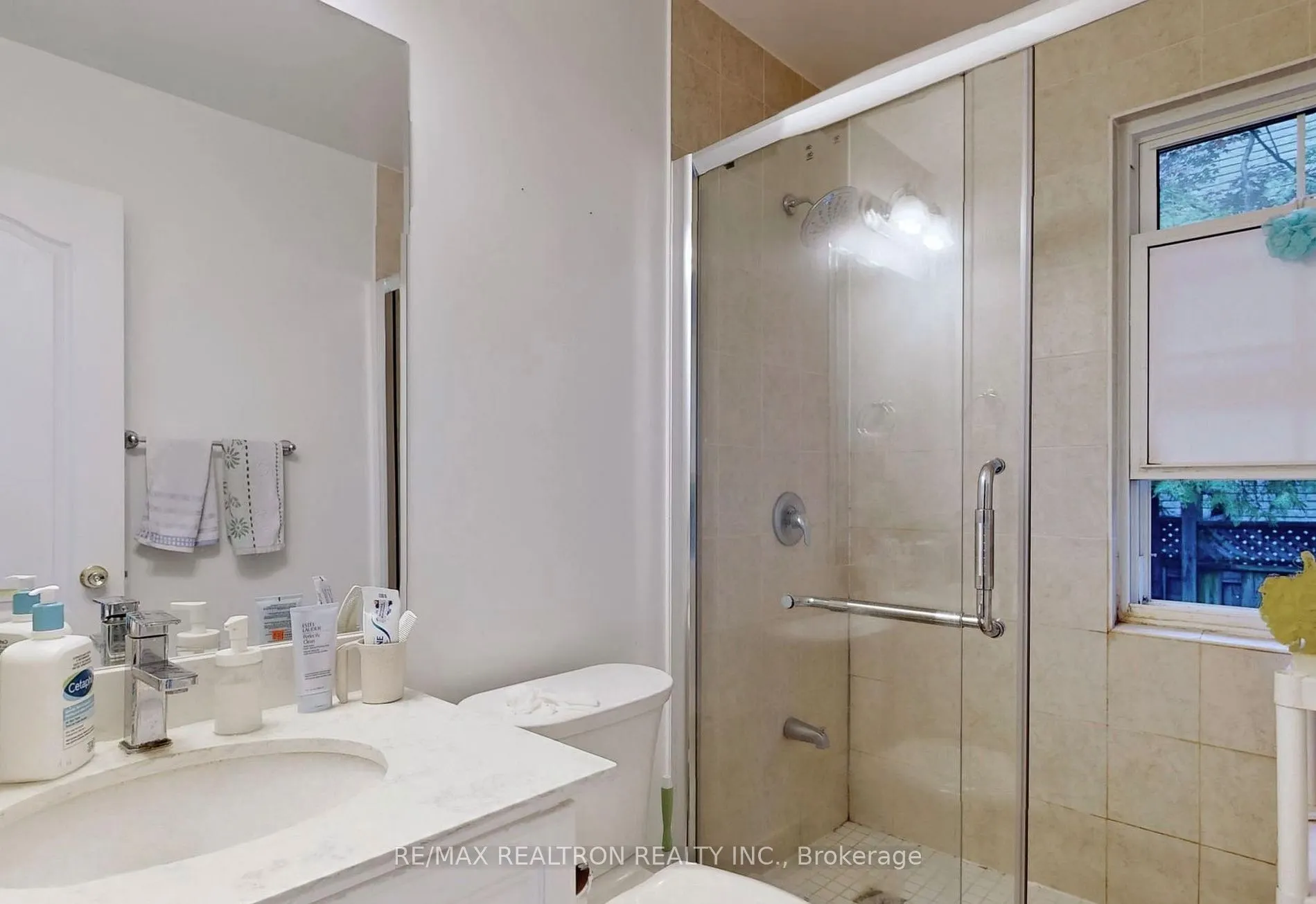 298 Empress Avenue S