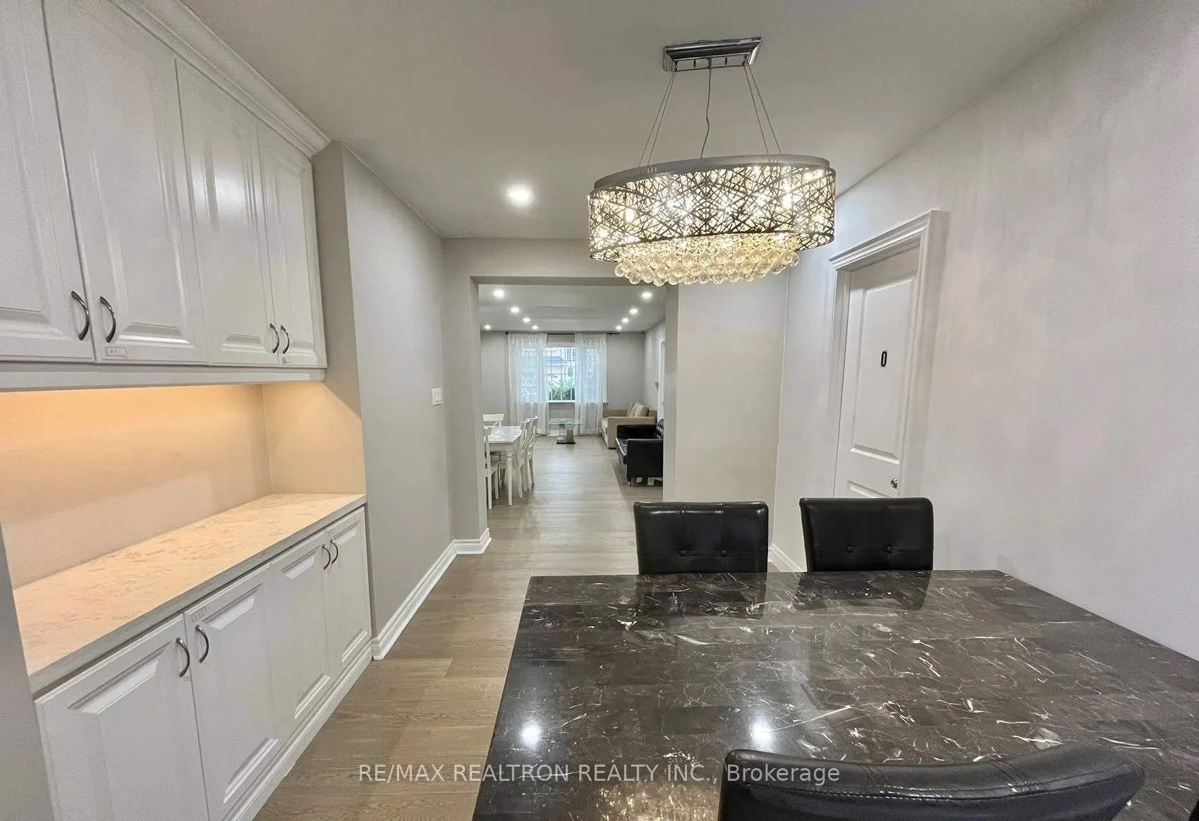 298 Empress Avenue S