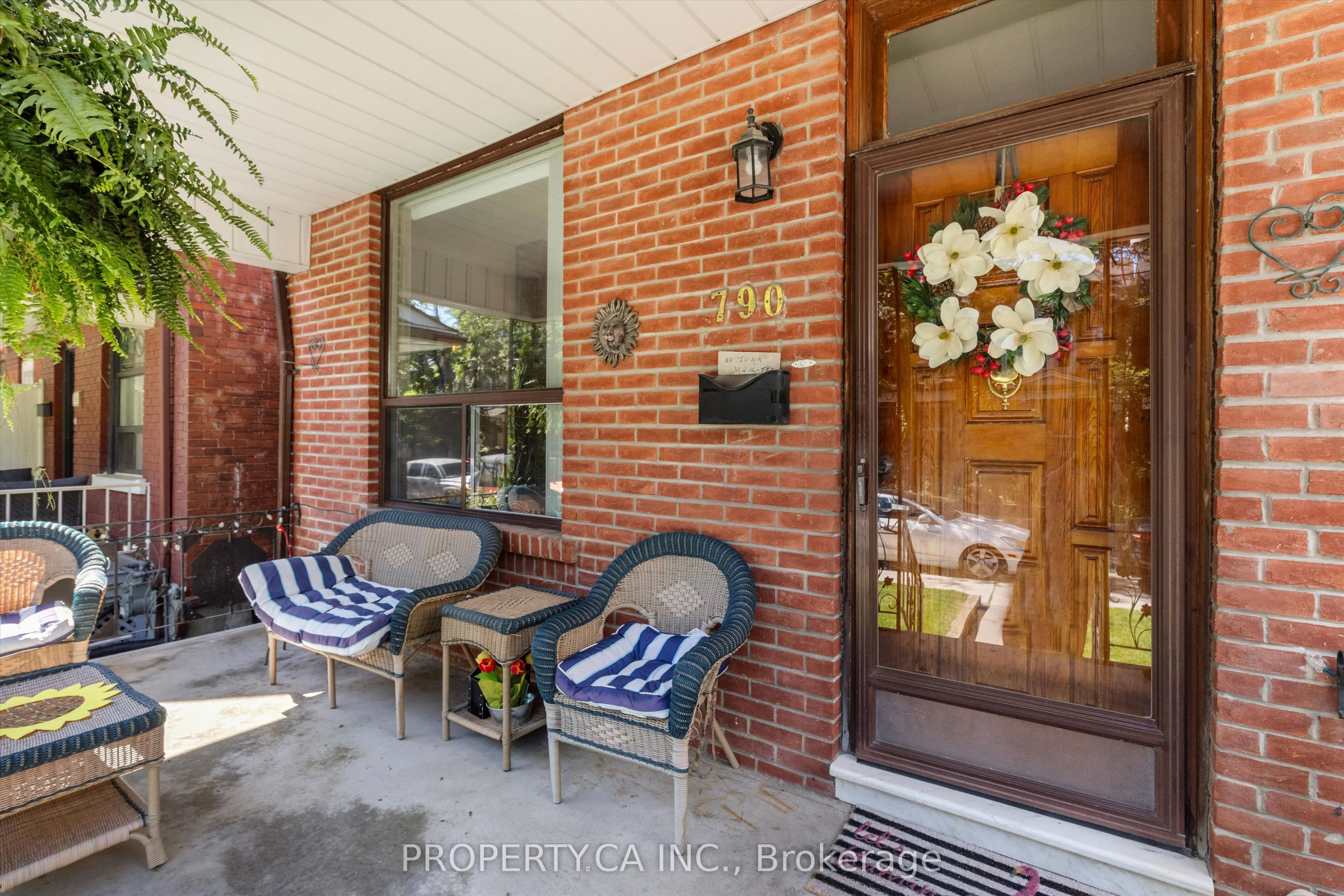 790 Manning Avenue