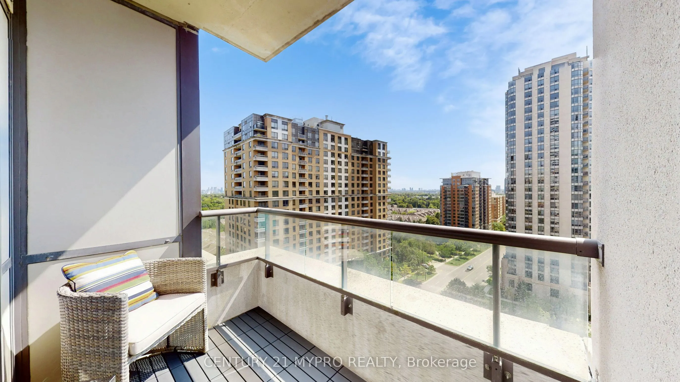 28 Byng Avenue, #LPH03