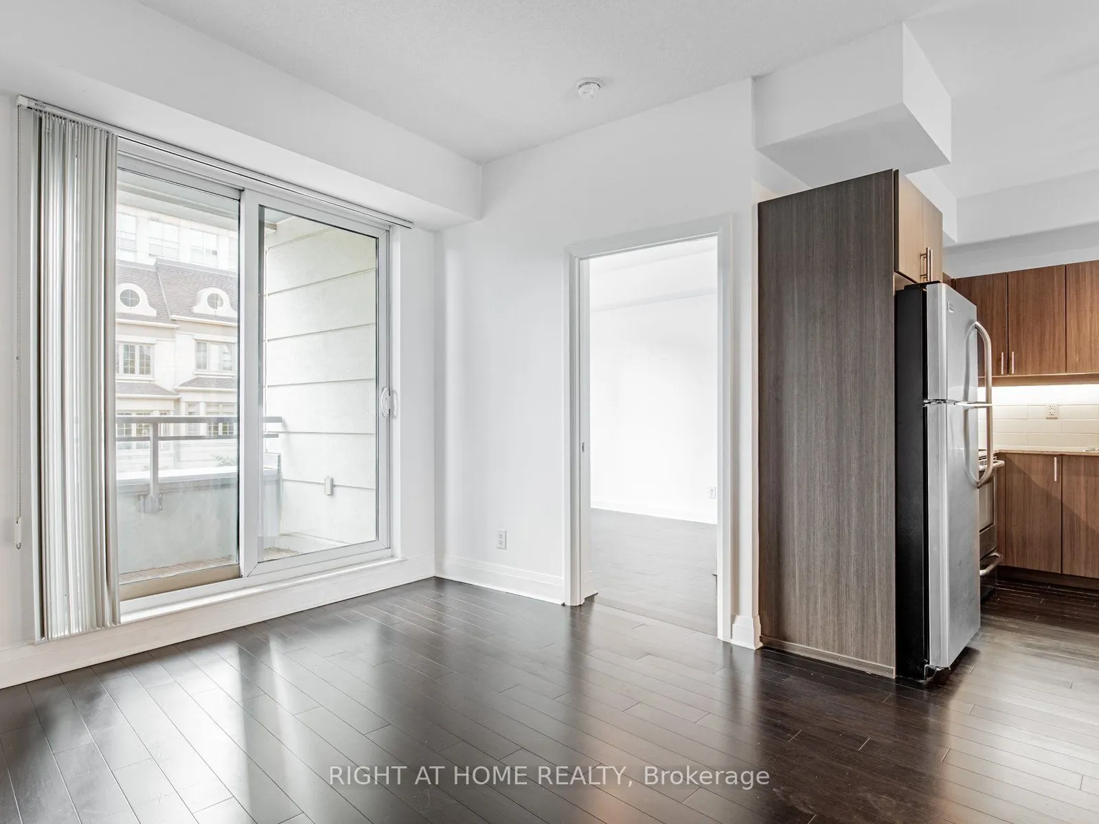 17 Kenaston Gardens, #203