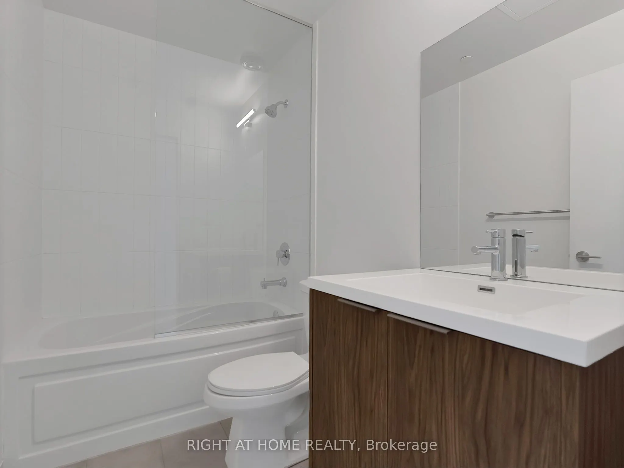 60 Shuter Street, #506