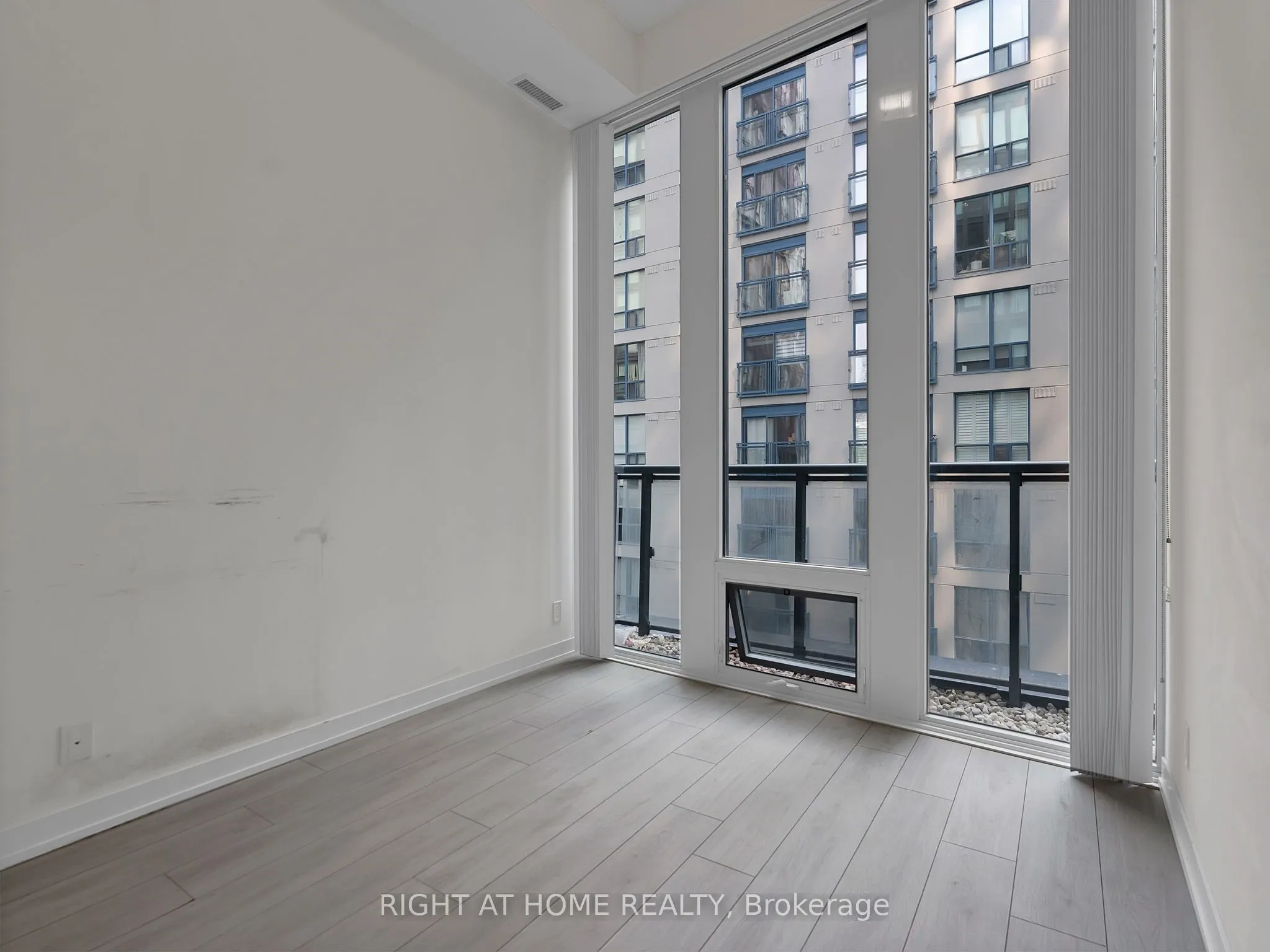 60 Shuter Street, #506