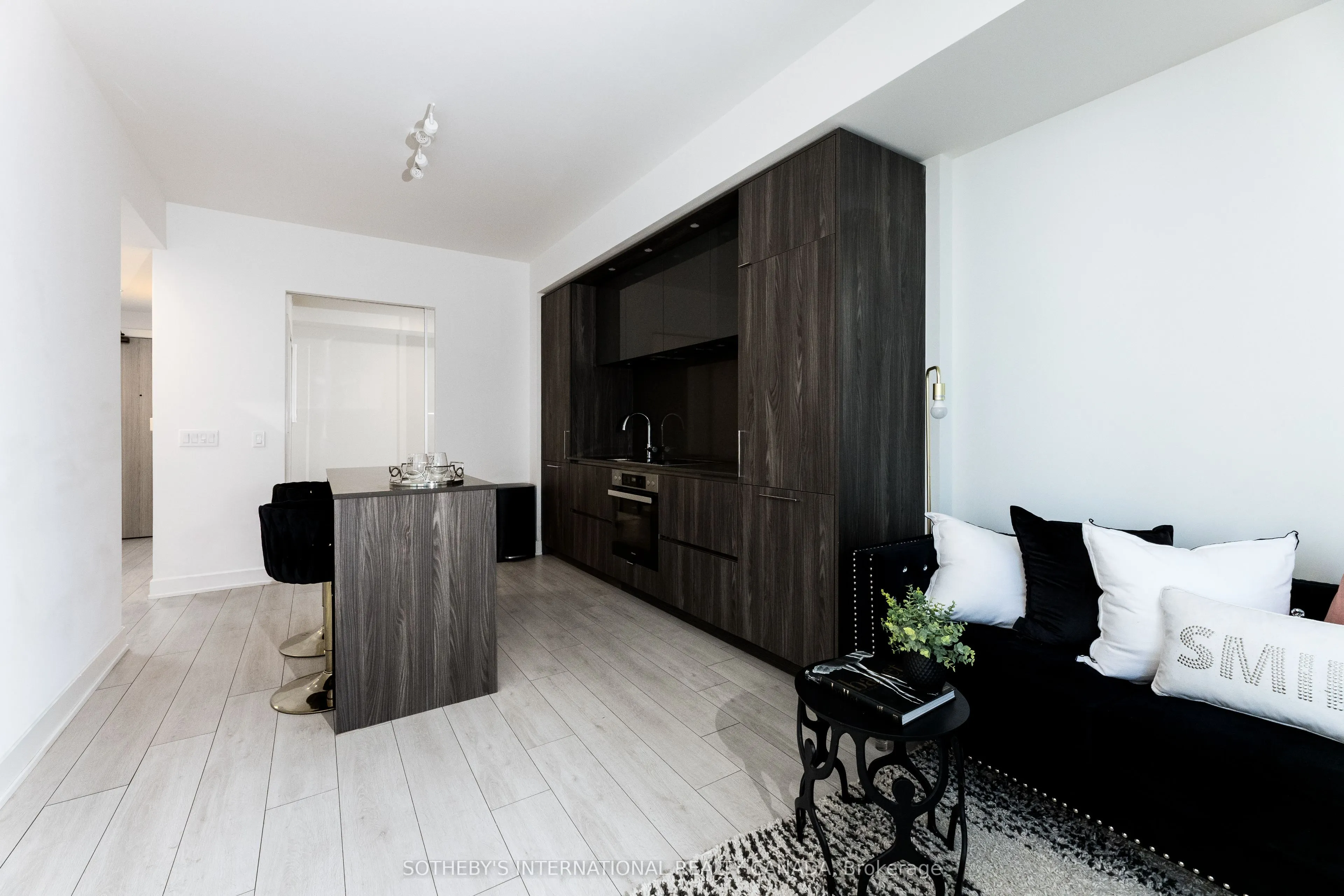 35 Mercer Street, #2411