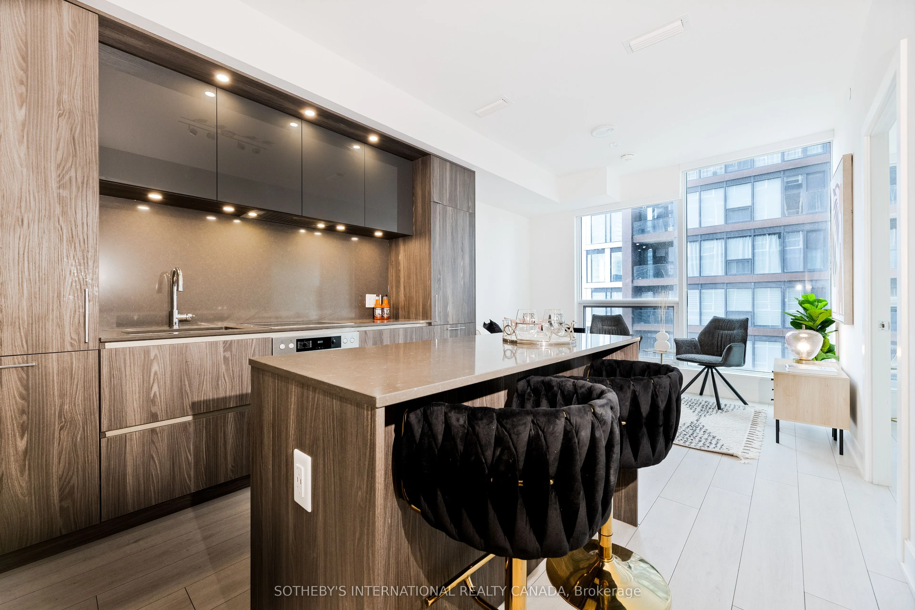 35 Mercer Street, #2411