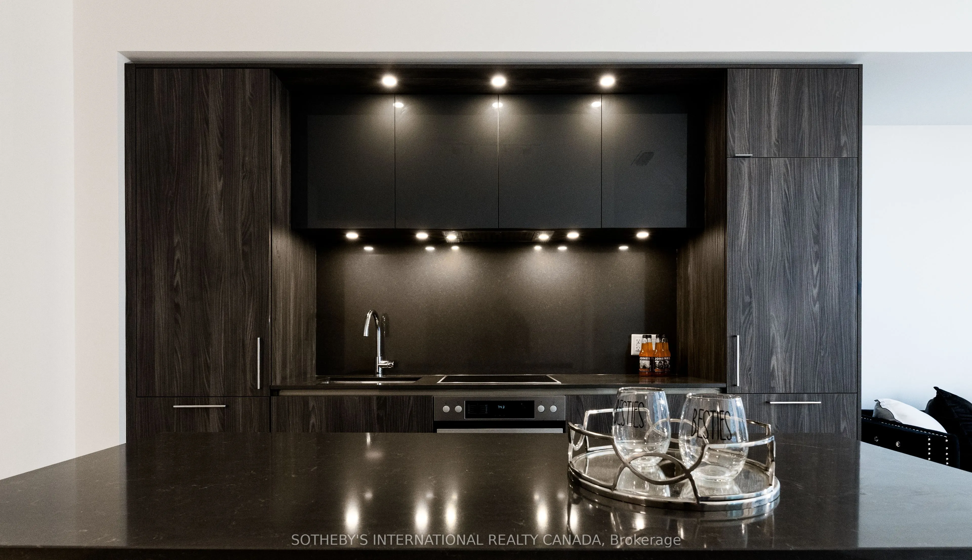 35 Mercer Street, #2411