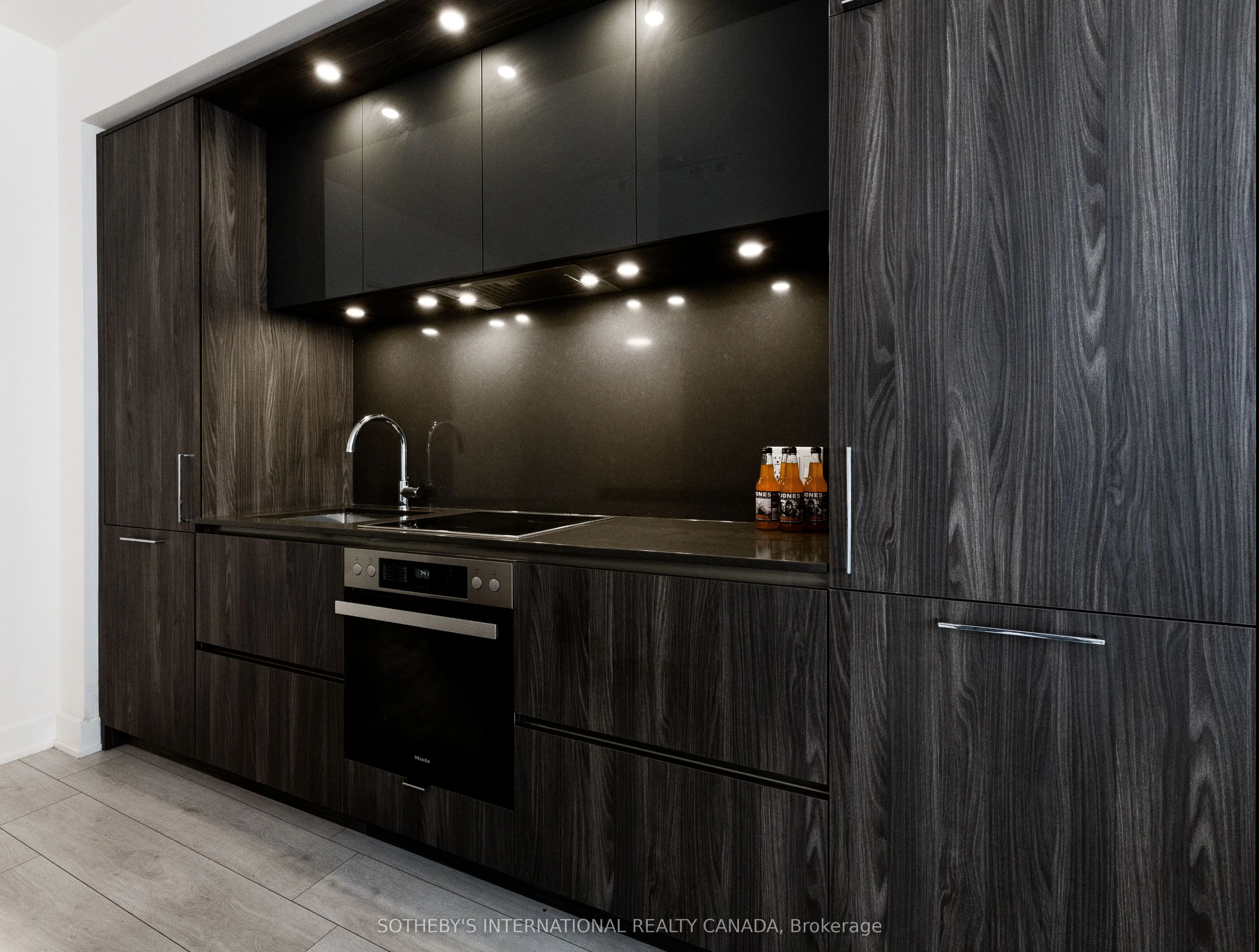 35 Mercer Street, #2411