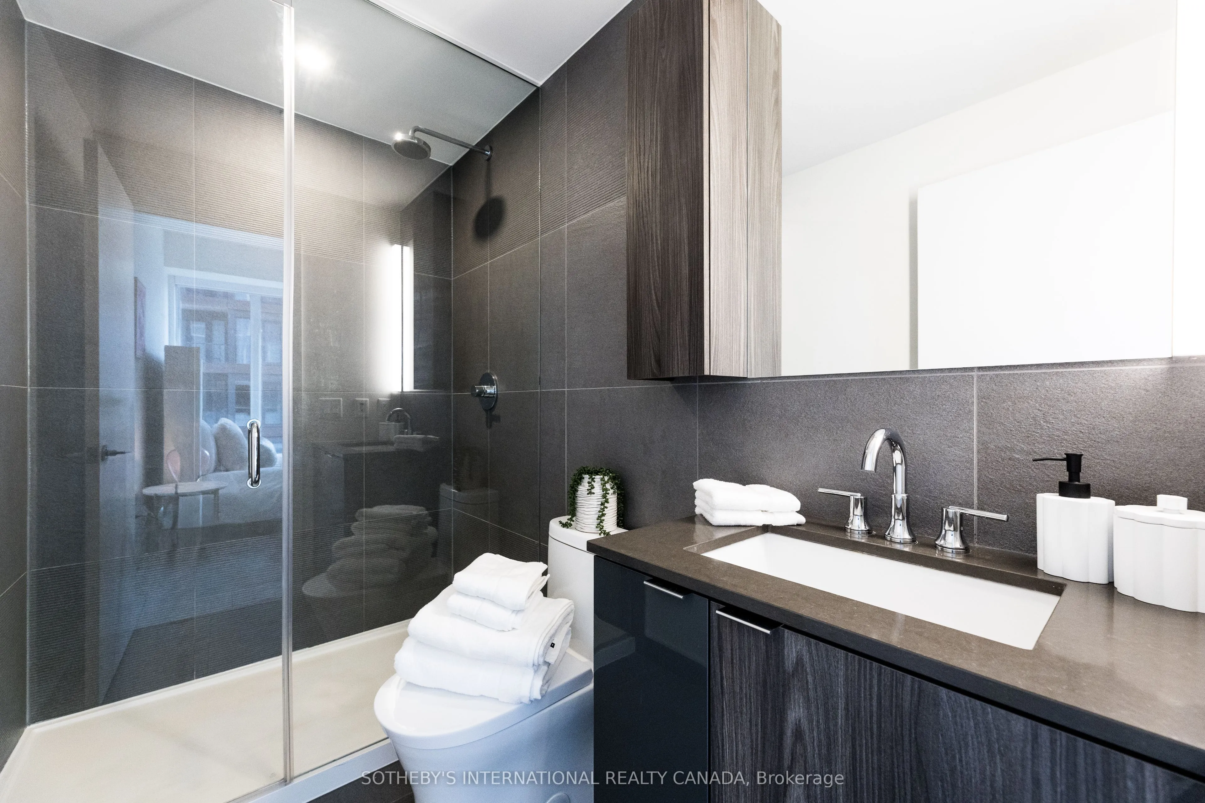 35 Mercer Street, #2411