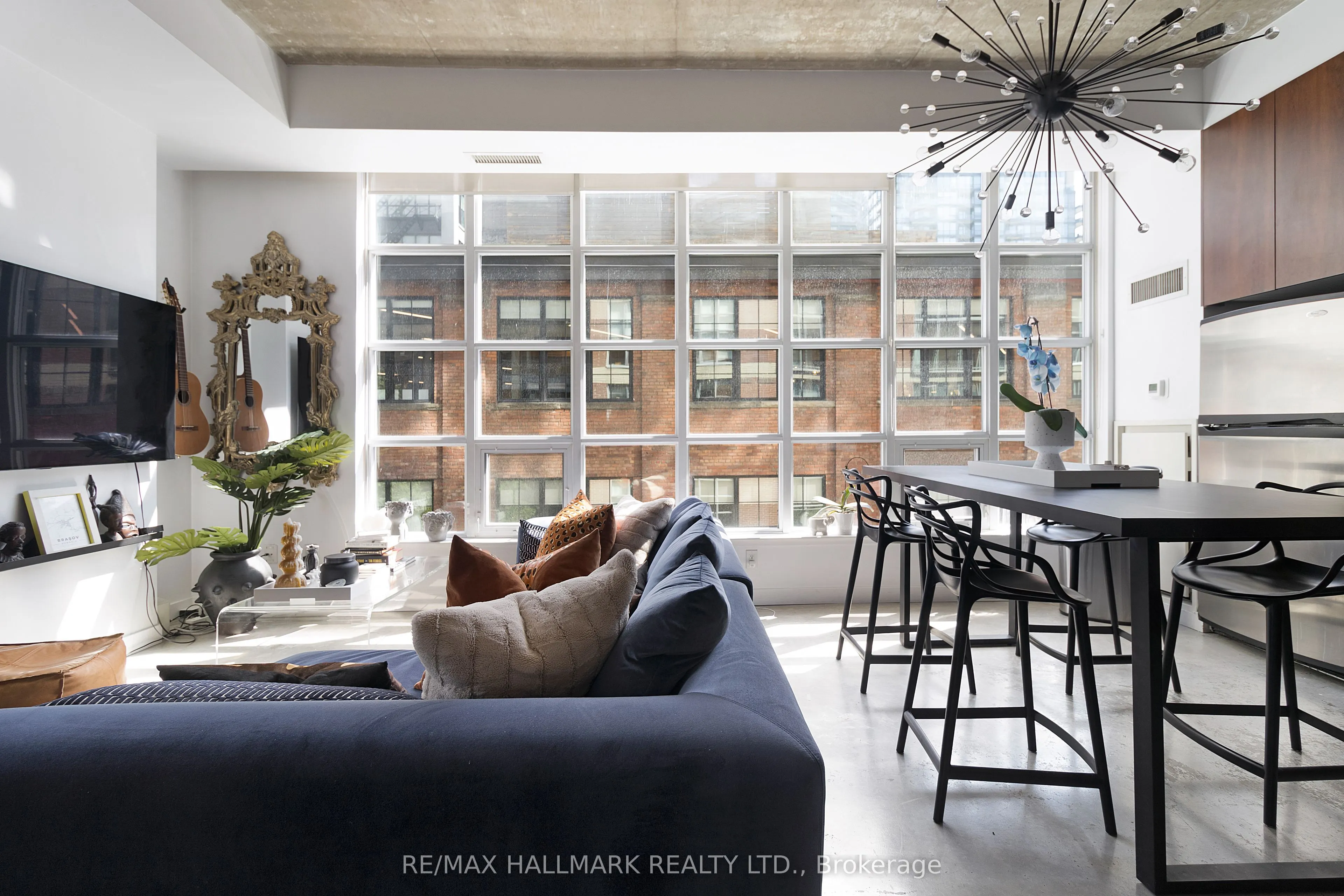 23 Brant Street, #412