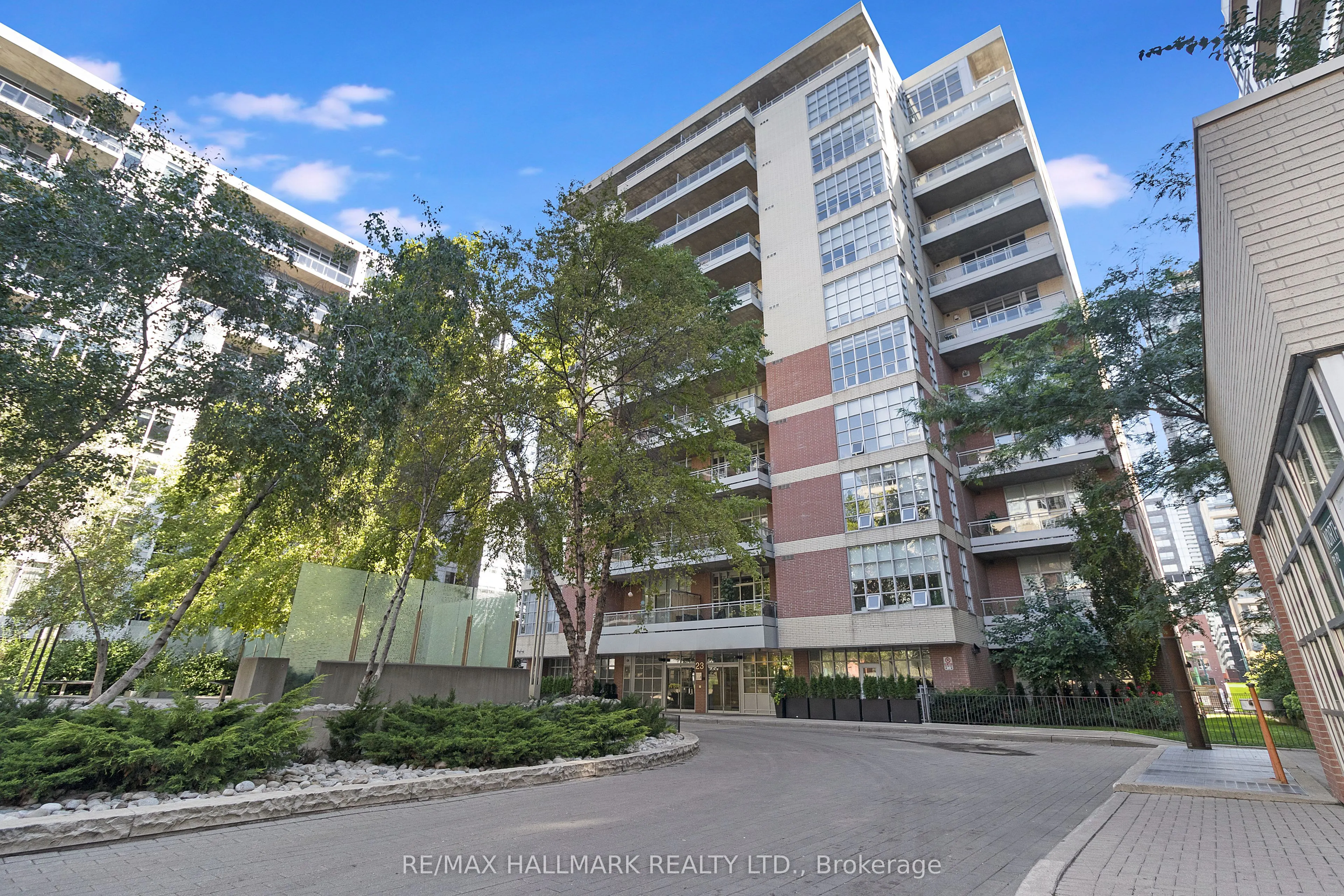 23 Brant Street, #412