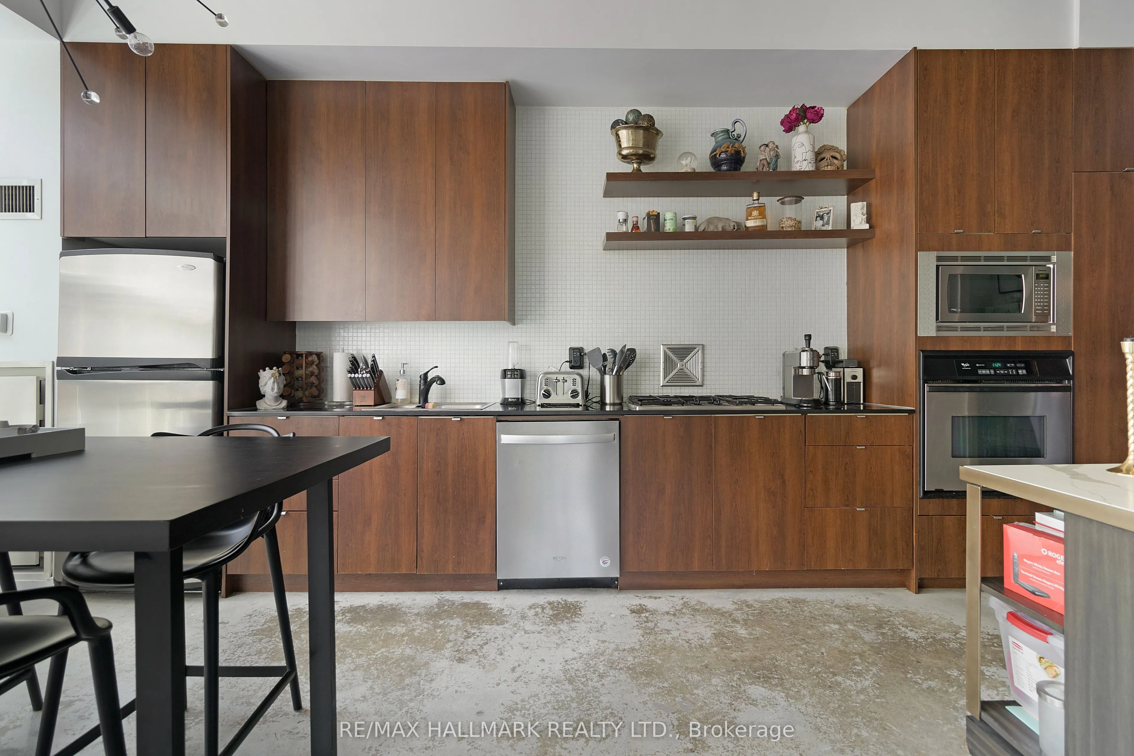 23 Brant Street, #412
