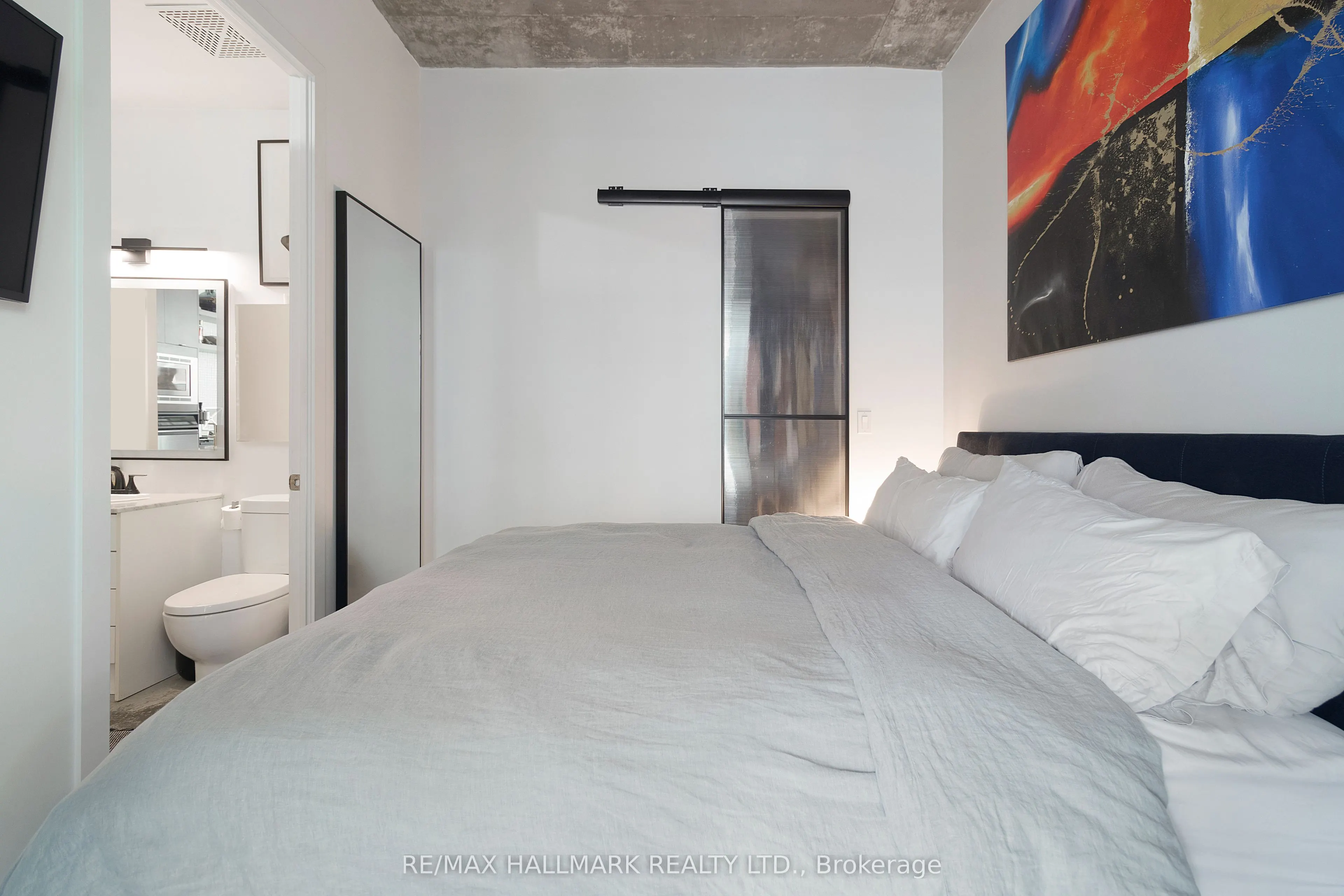 23 Brant Street, #412