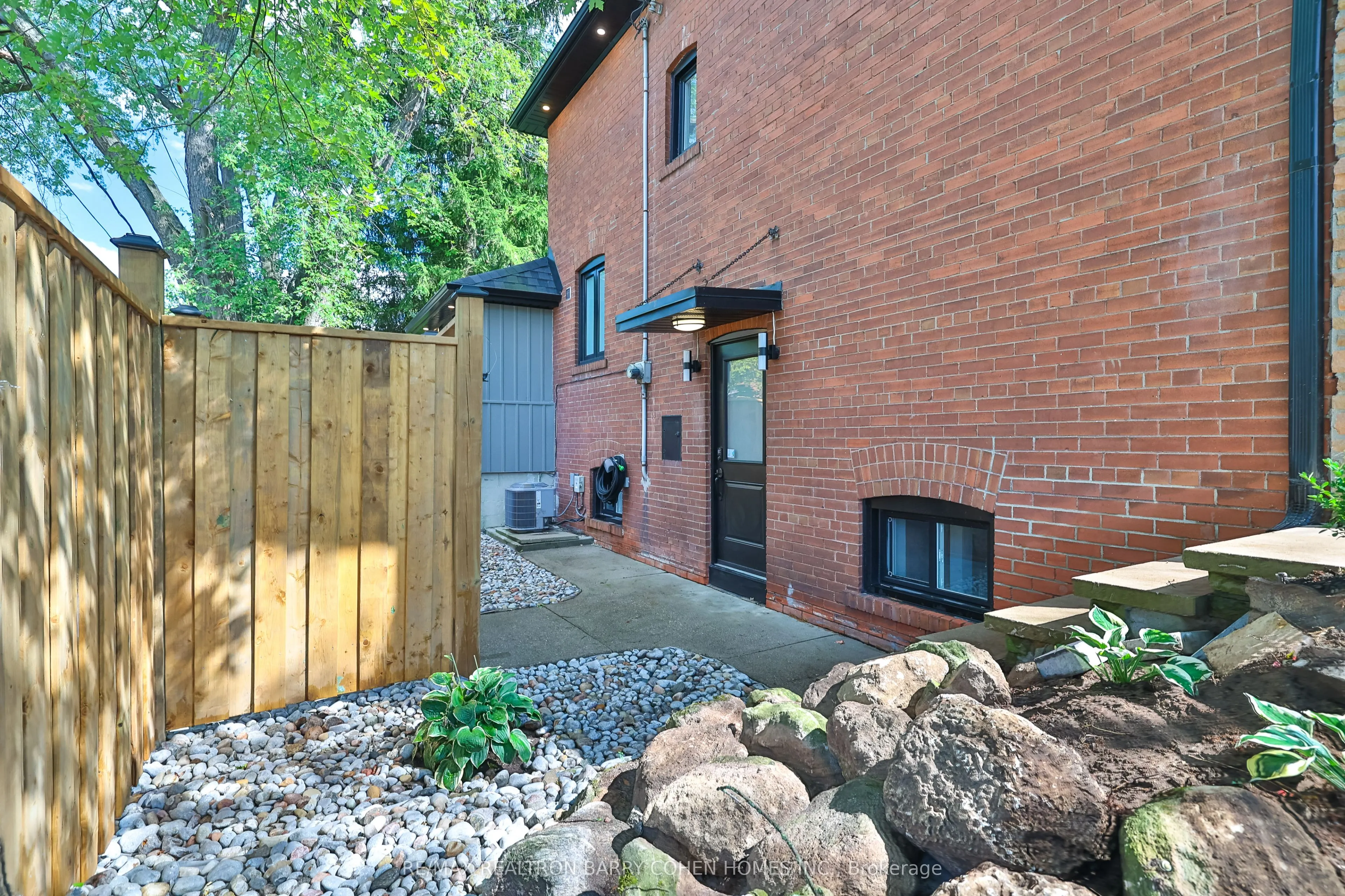 1 Wanless Crescent