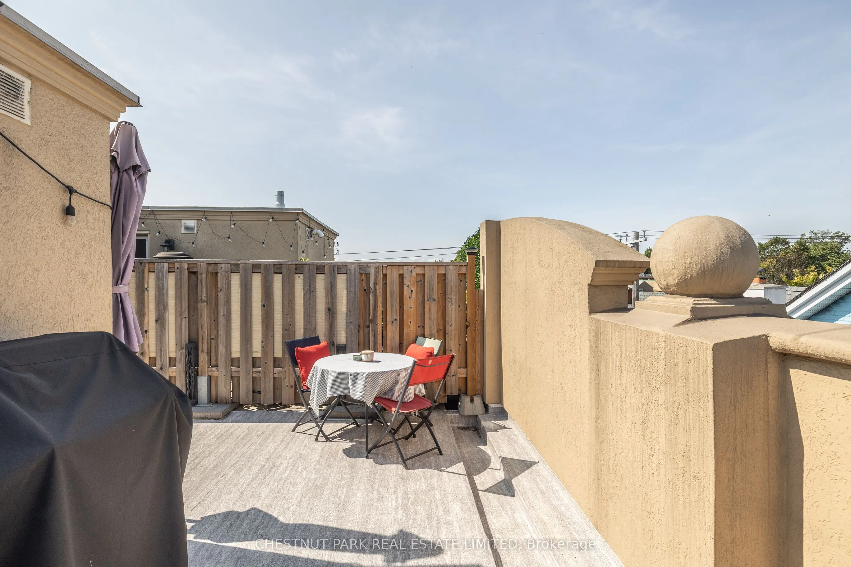 98 Carr Street, #11