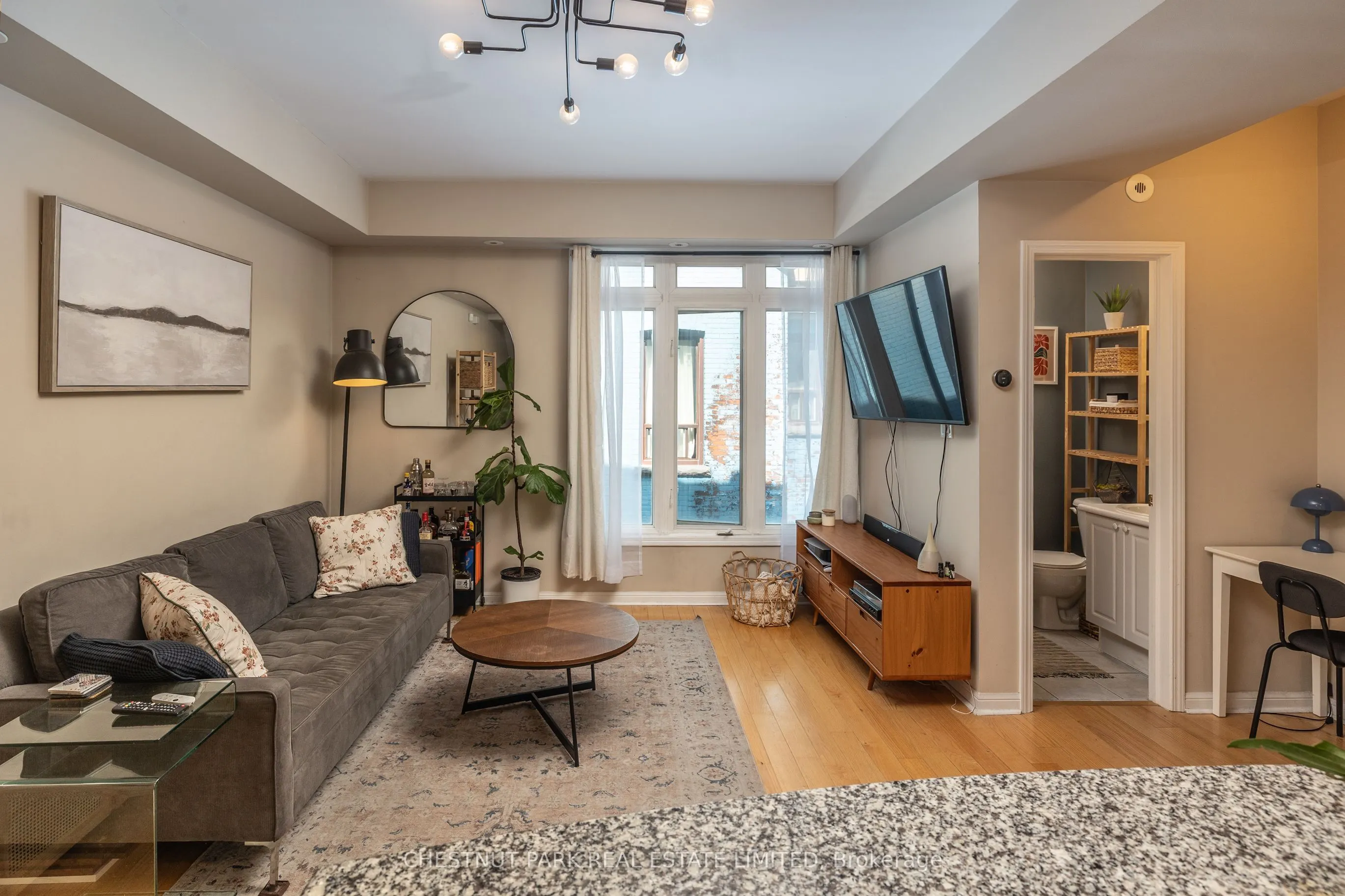 98 Carr Street, #11