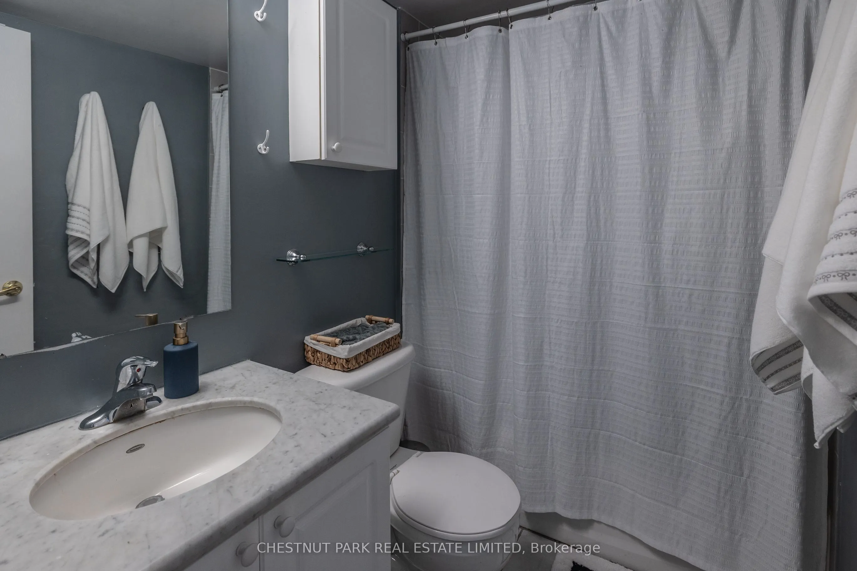 98 Carr Street, #11