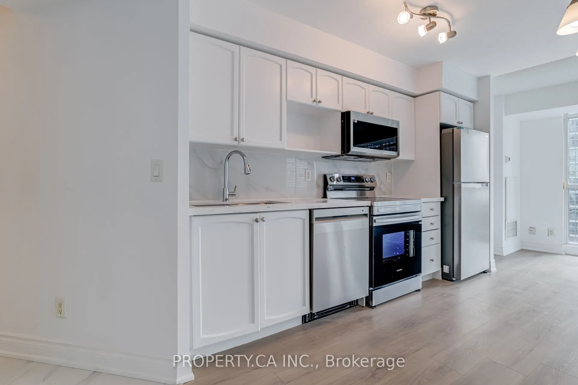 18 Yonge Street, #1213