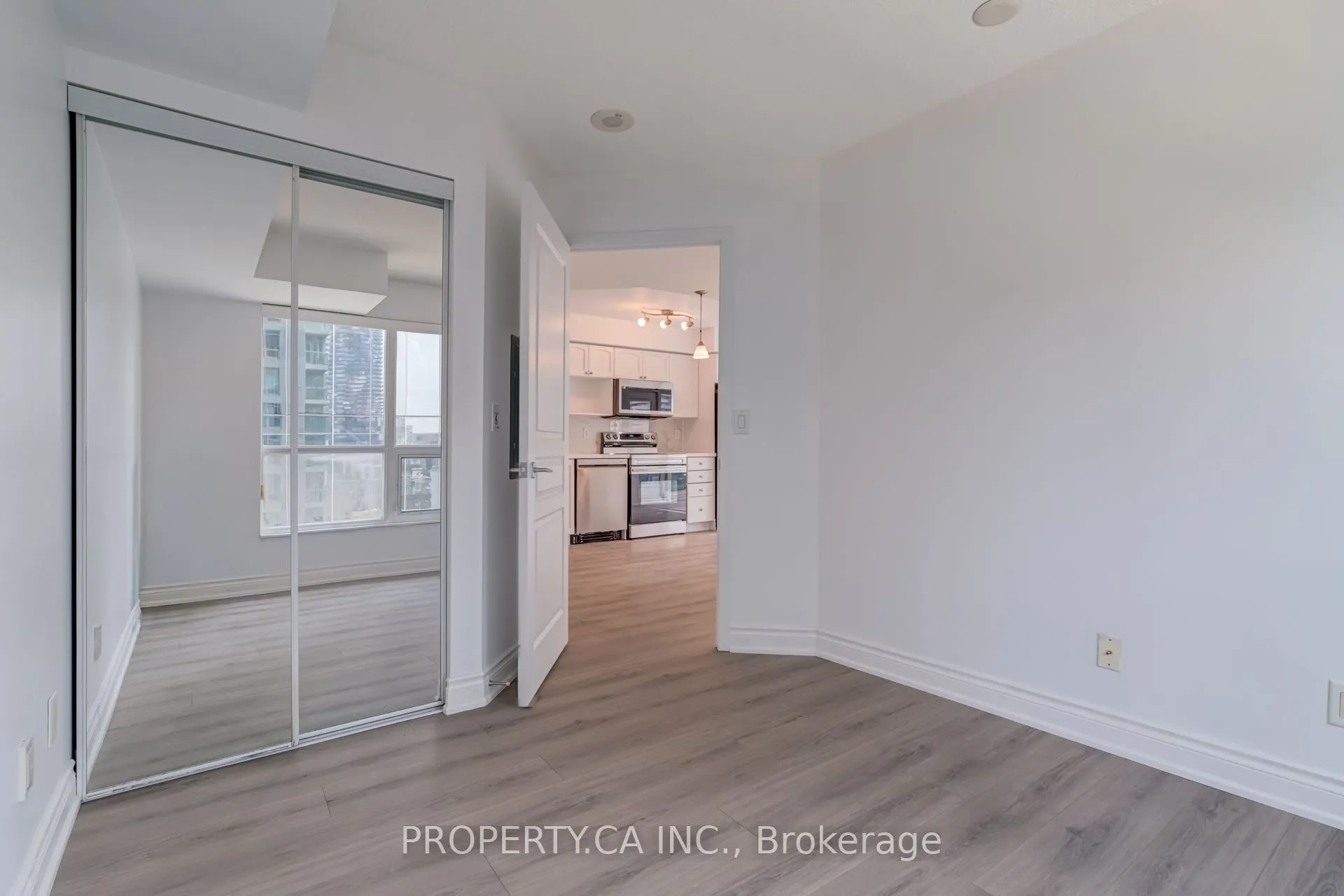 18 Yonge Street, #1213