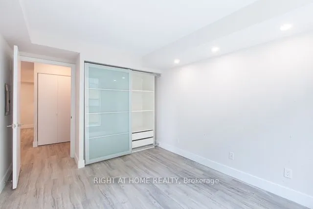 398 EGLINTON Avenue E, #306