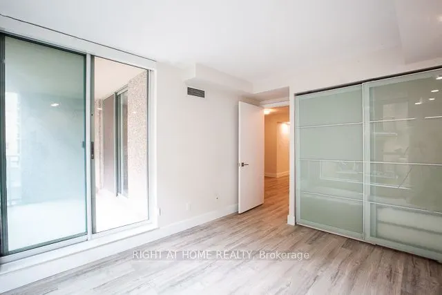 398 EGLINTON Avenue E, #306