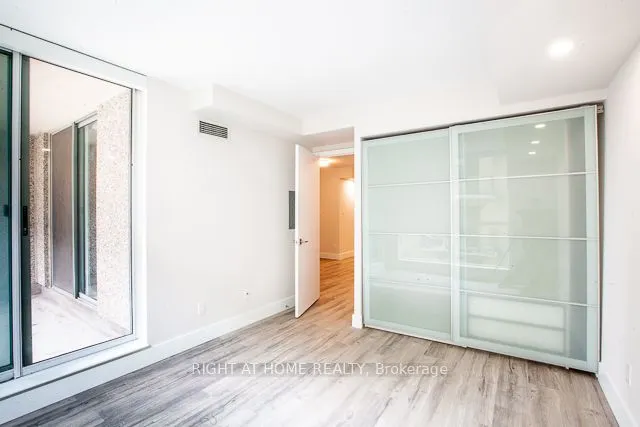 398 EGLINTON Avenue E, #306