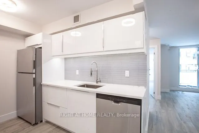 398 EGLINTON Avenue E, #306