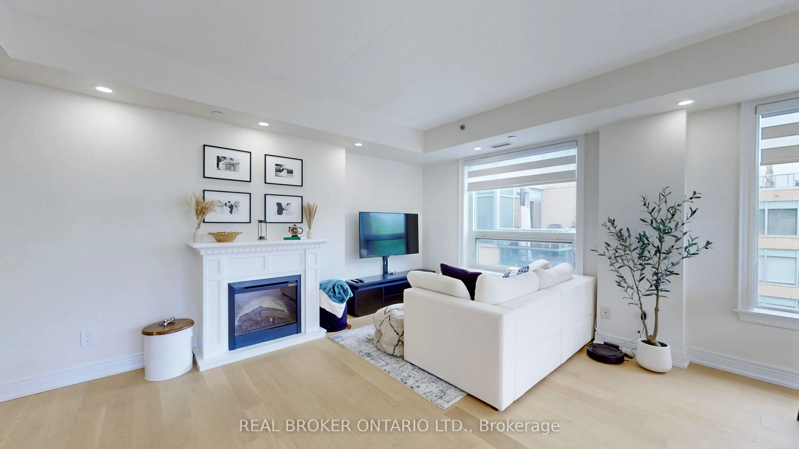 701 Sheppard Avenue W, #415