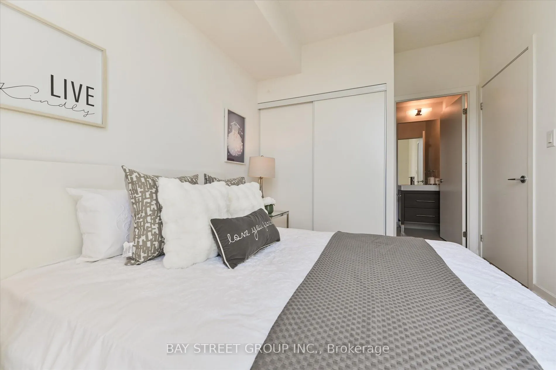 70 Forest Manor Road, #2202