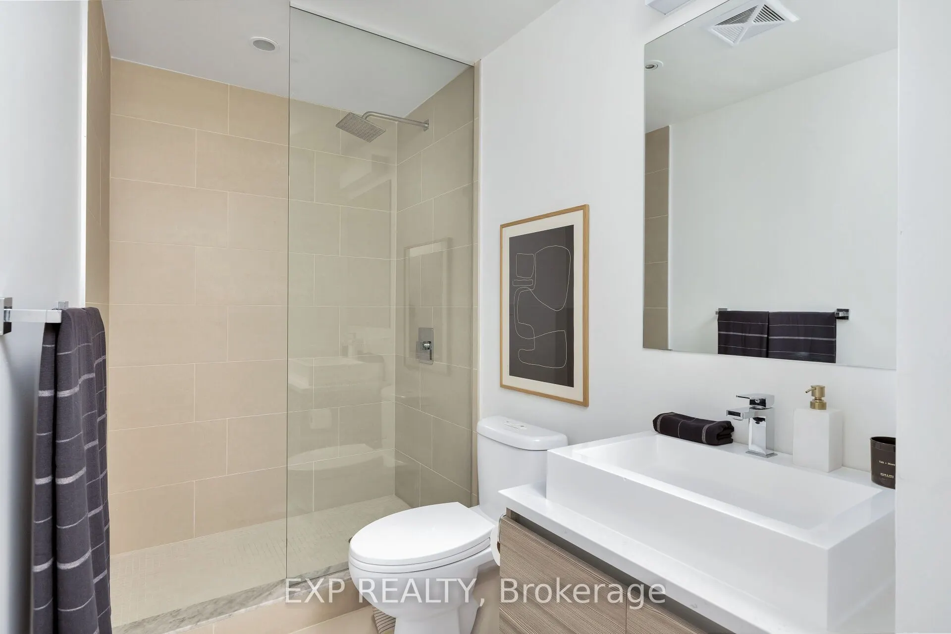 111 Bathurst Street, #1407