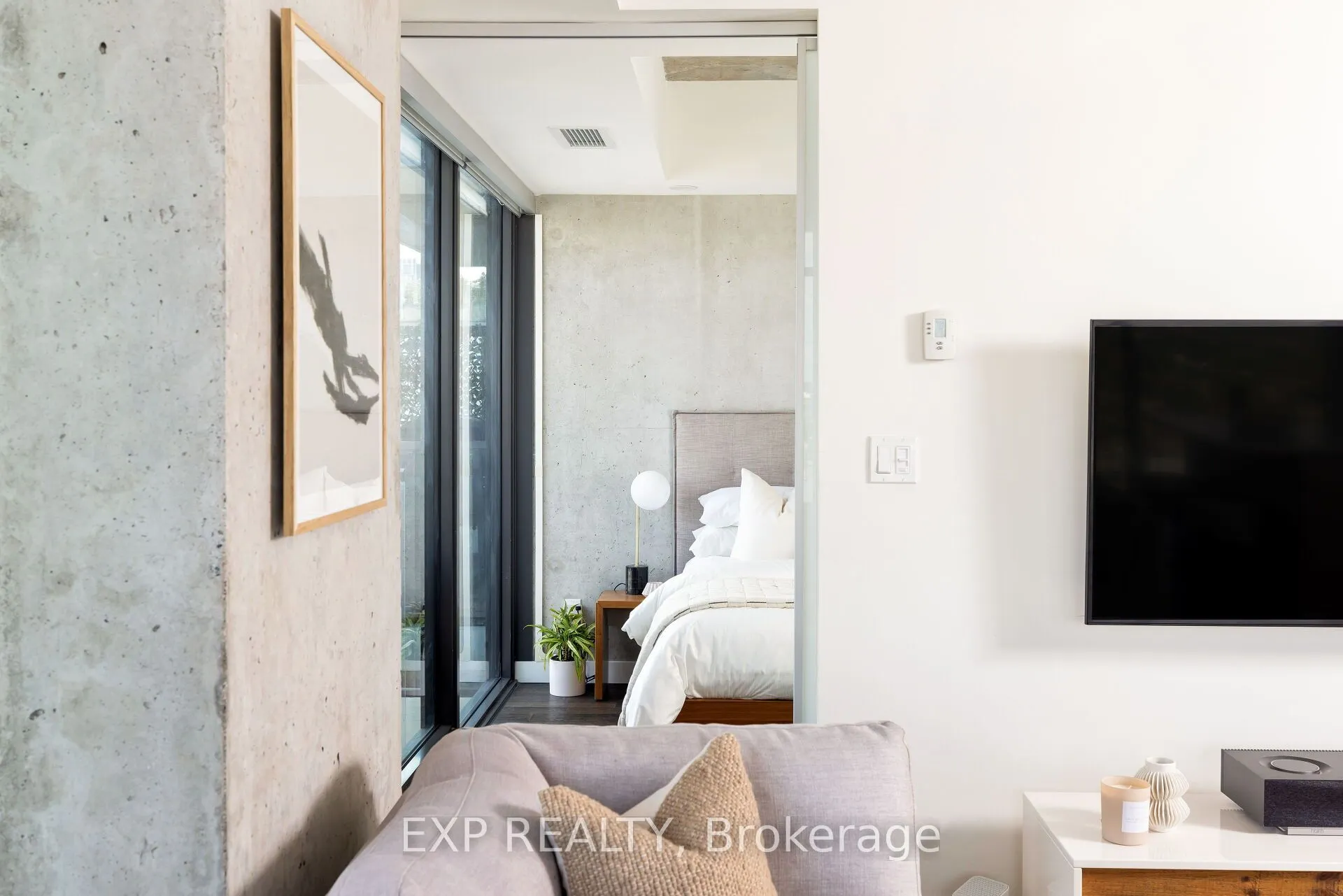 111 Bathurst Street, #1407