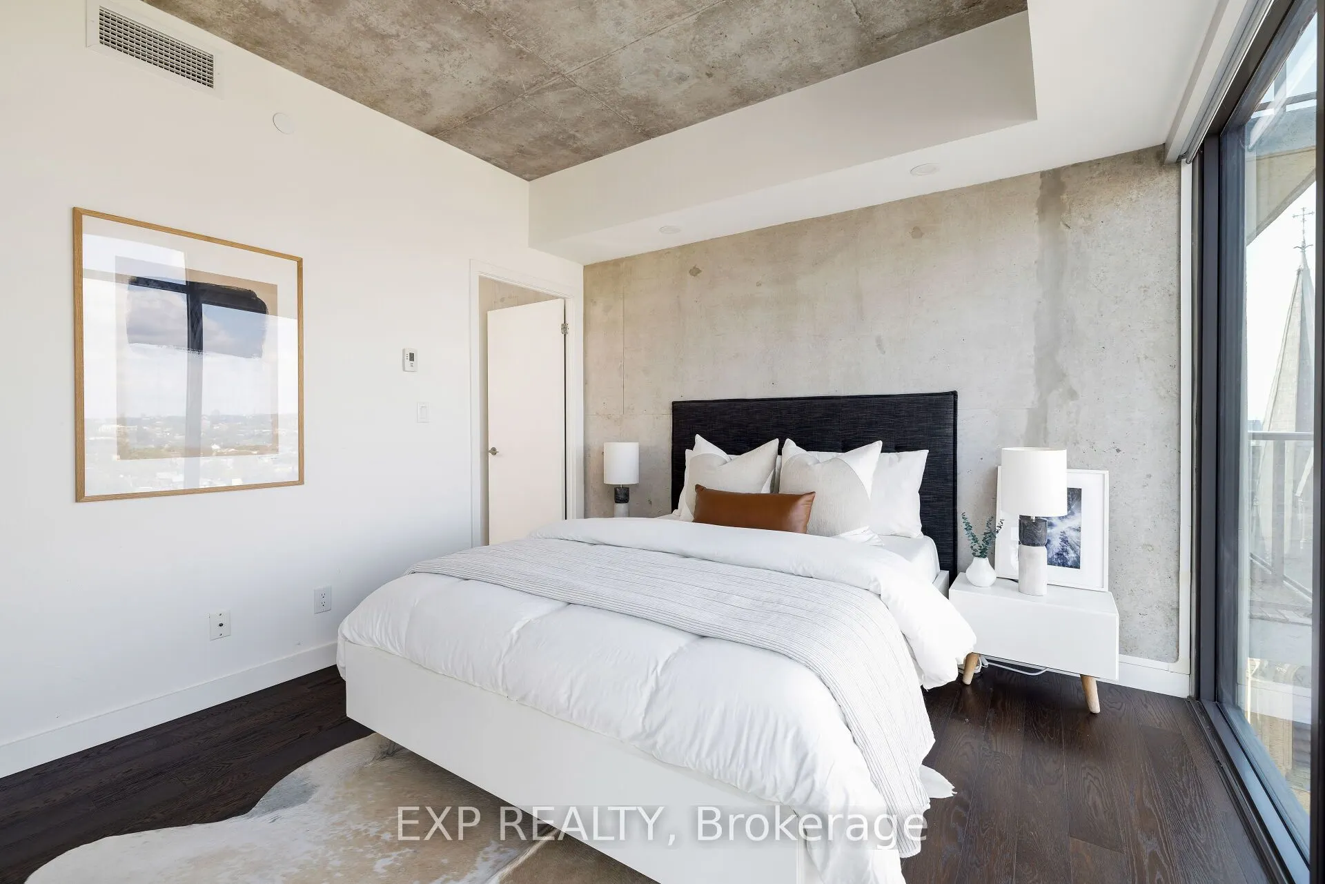 111 Bathurst Street, #1407