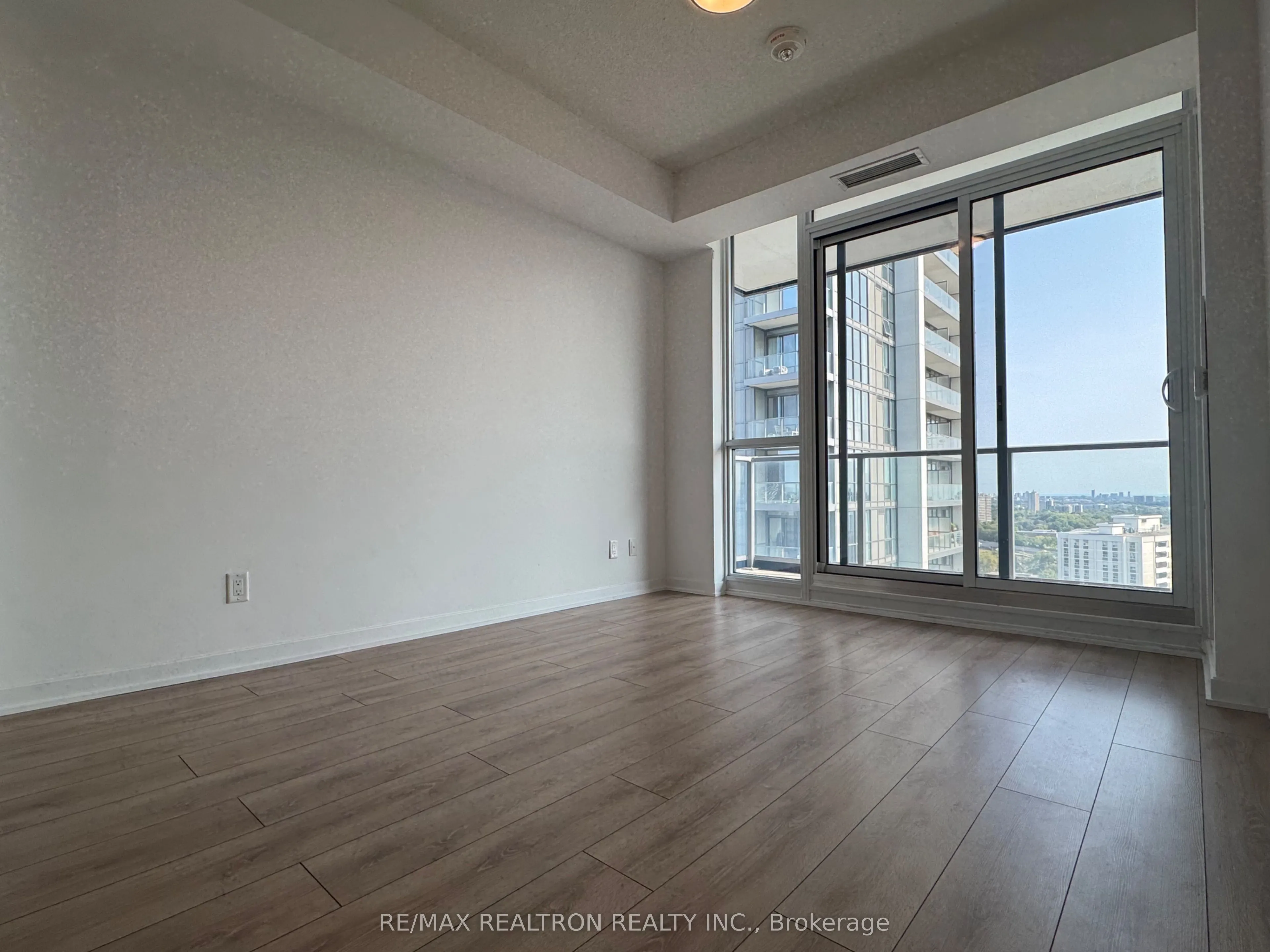 38 Forest Manor Road, #1805