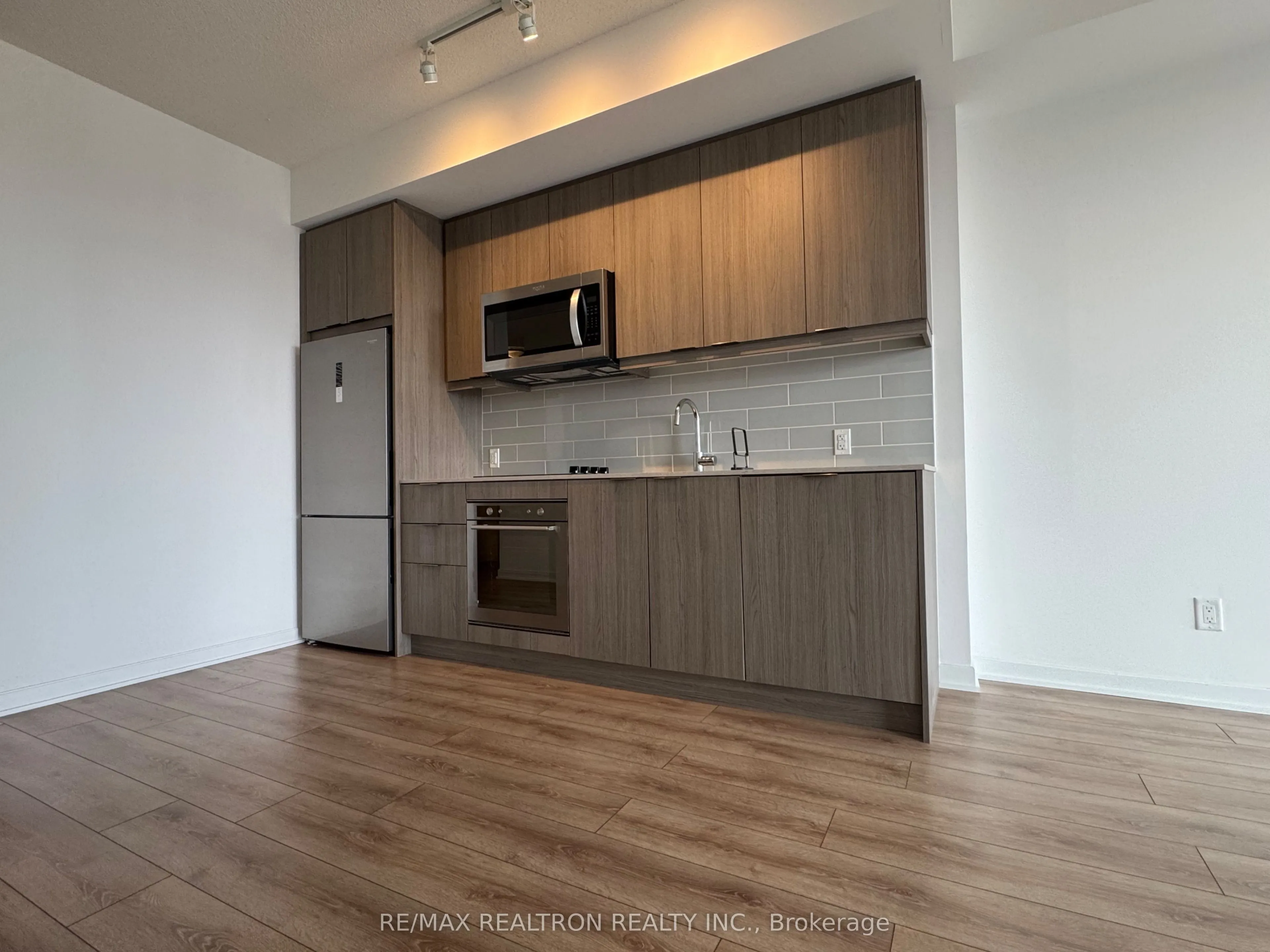 38 Forest Manor Road, #1805