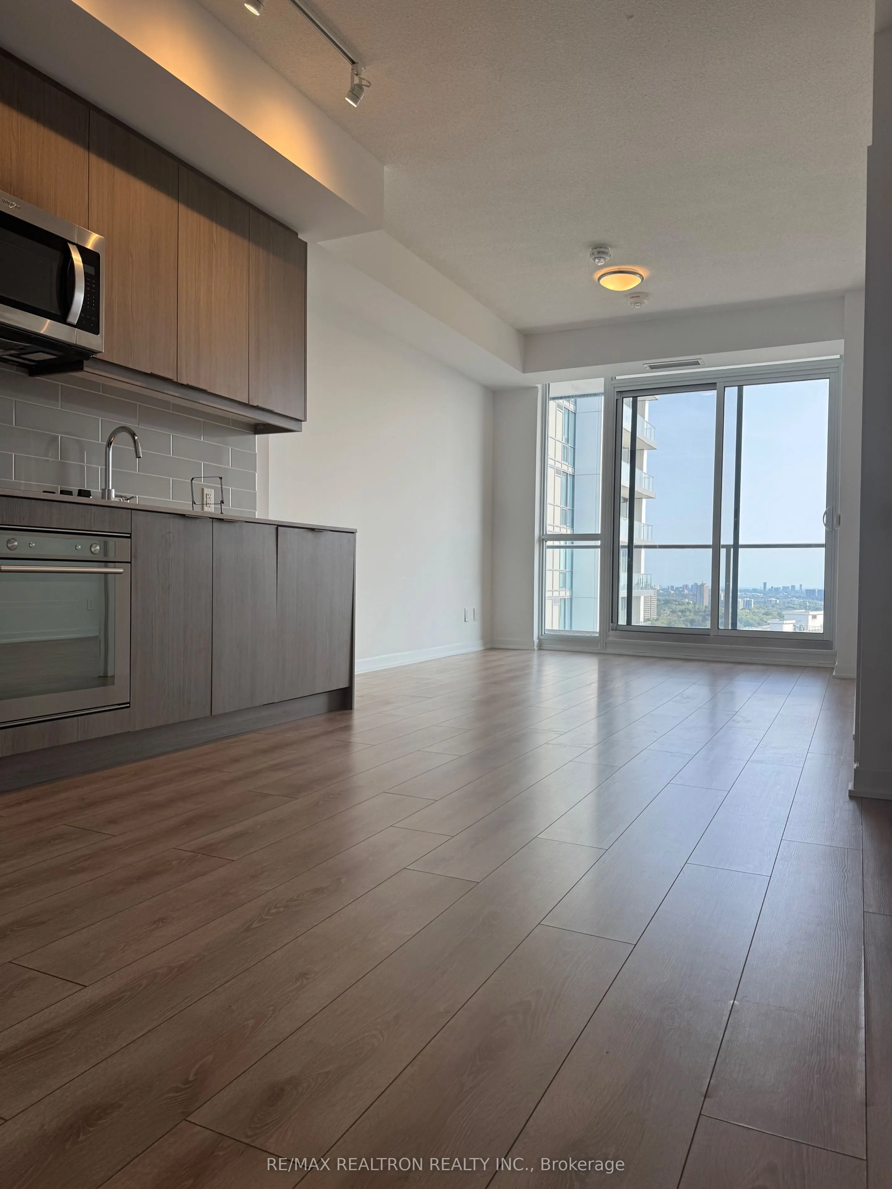 38 Forest Manor Road, #1805