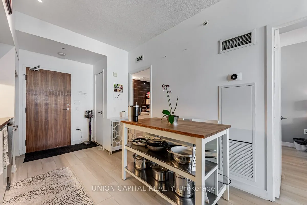 75 Queens Wharf Road, #612