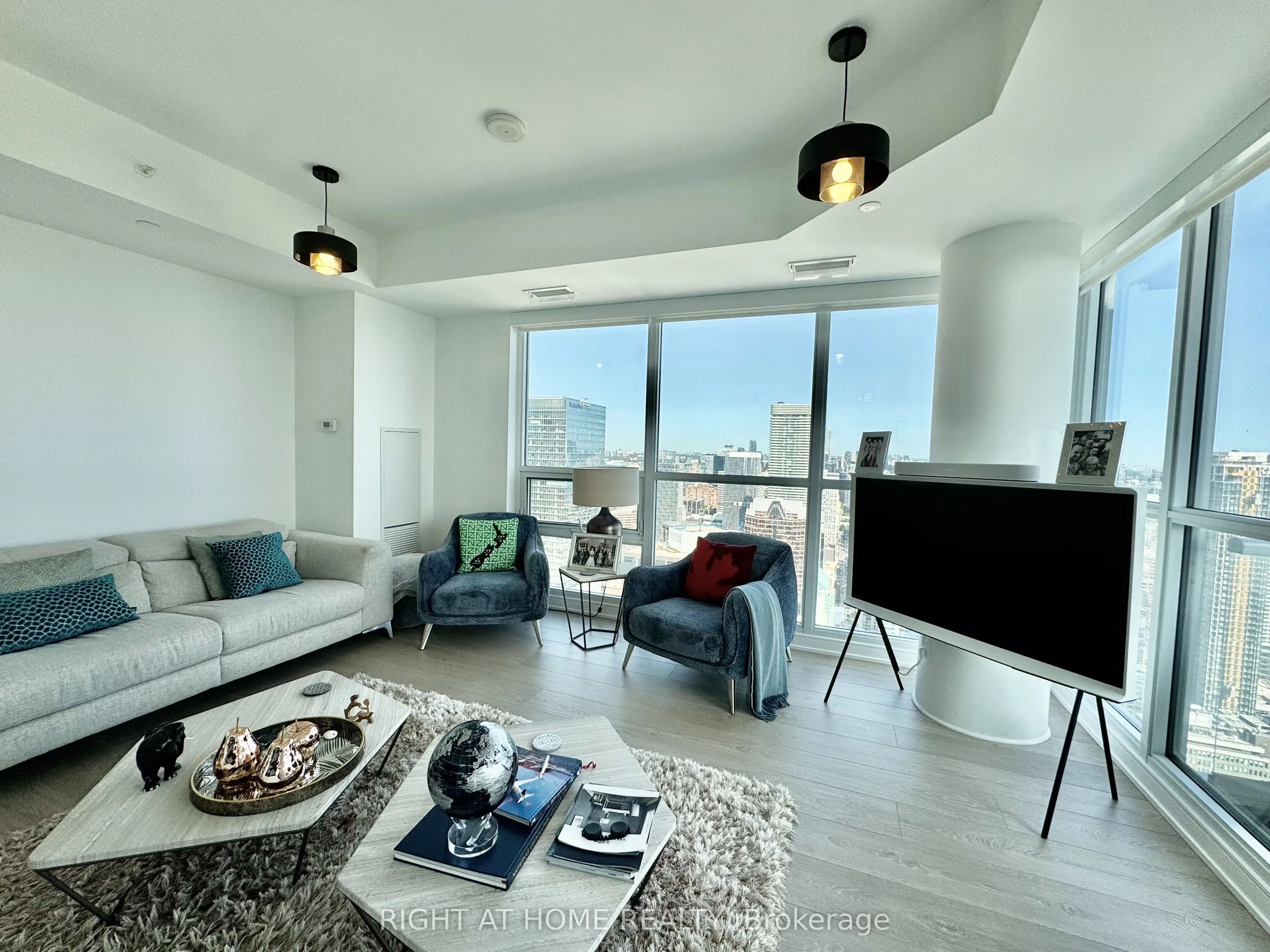 88 Scott Street, #5004