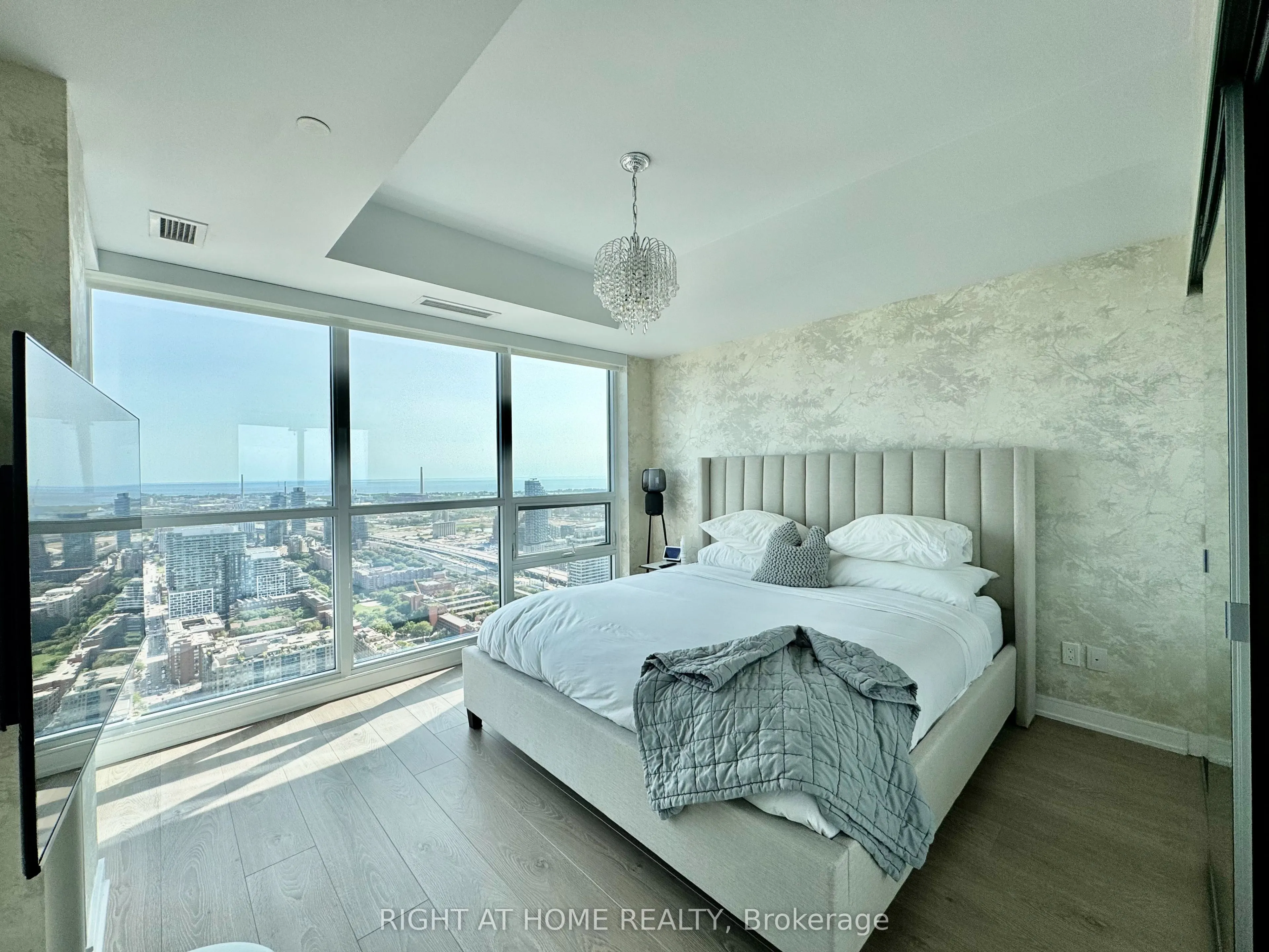 88 Scott Street, #5004