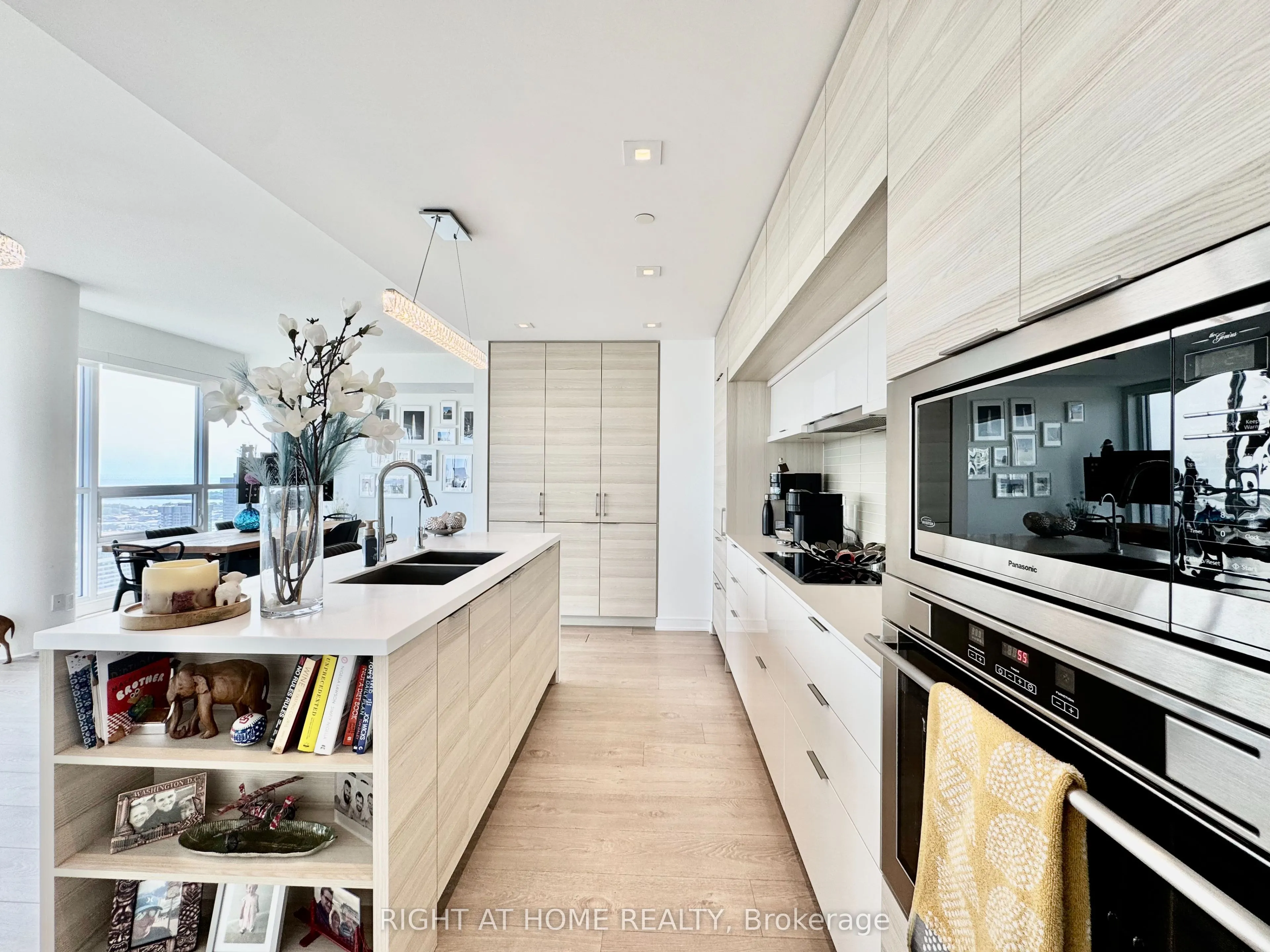 88 Scott Street, #5004