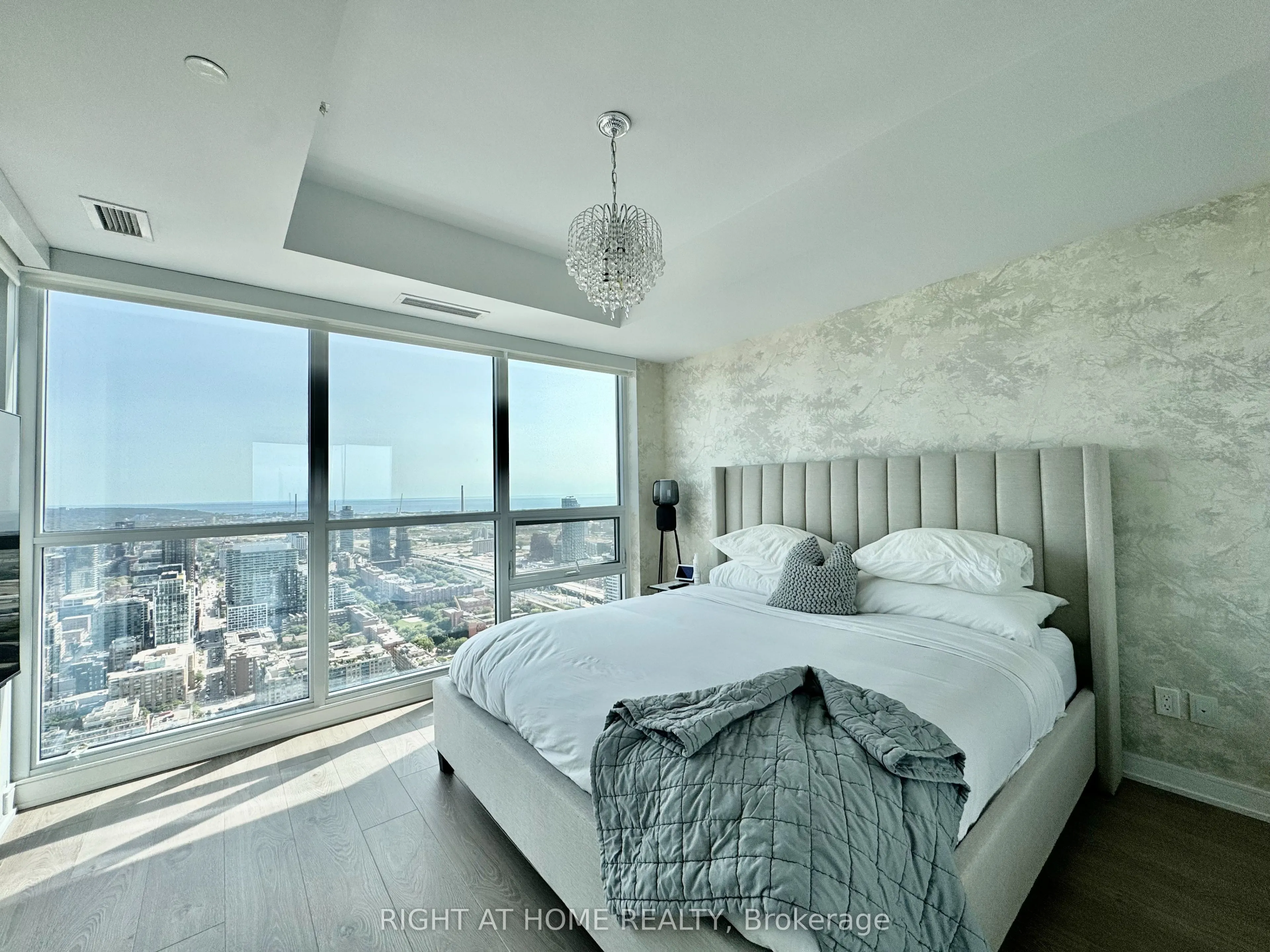 88 Scott Street, #5004