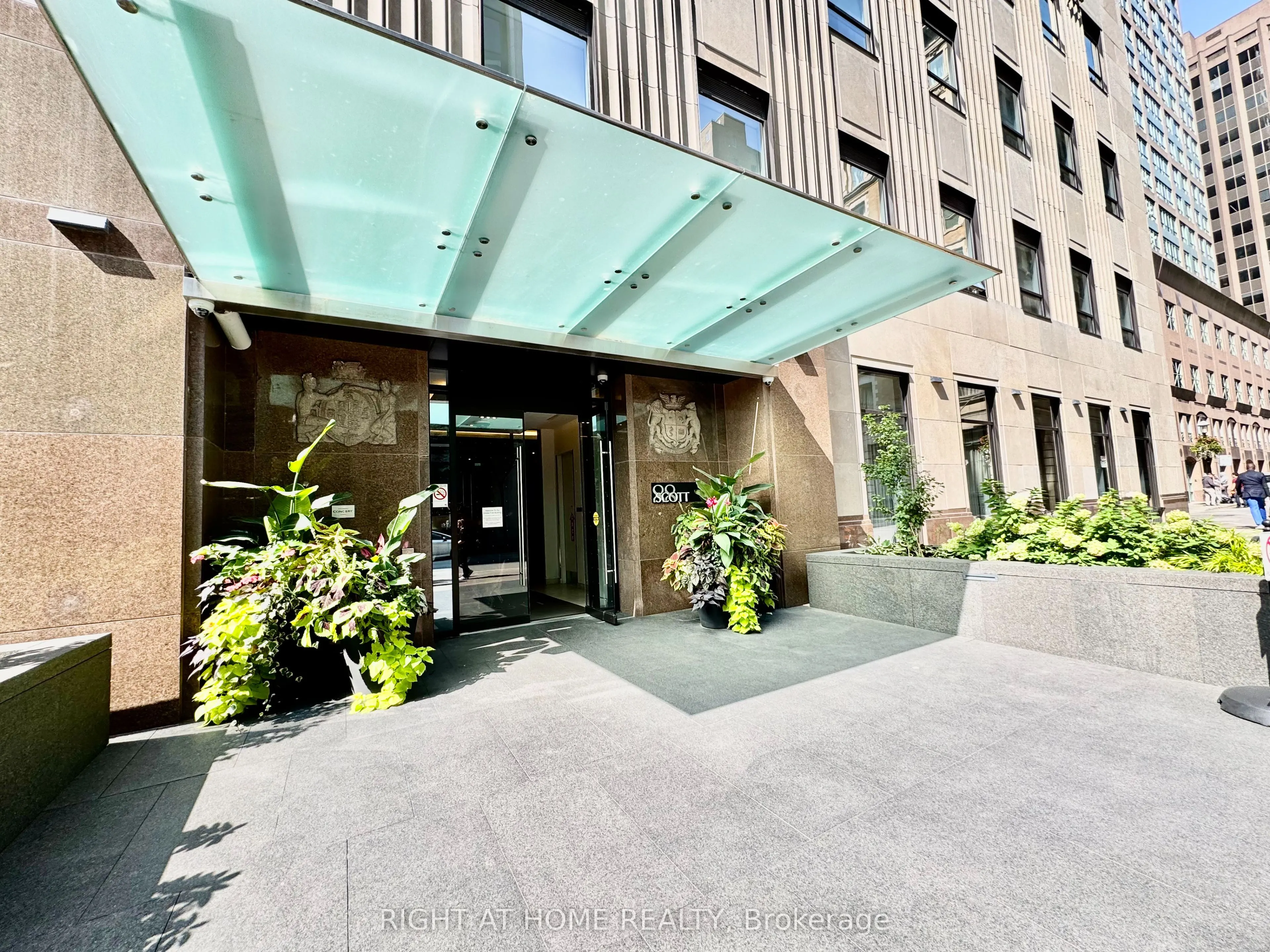 88 Scott Street, #5004
