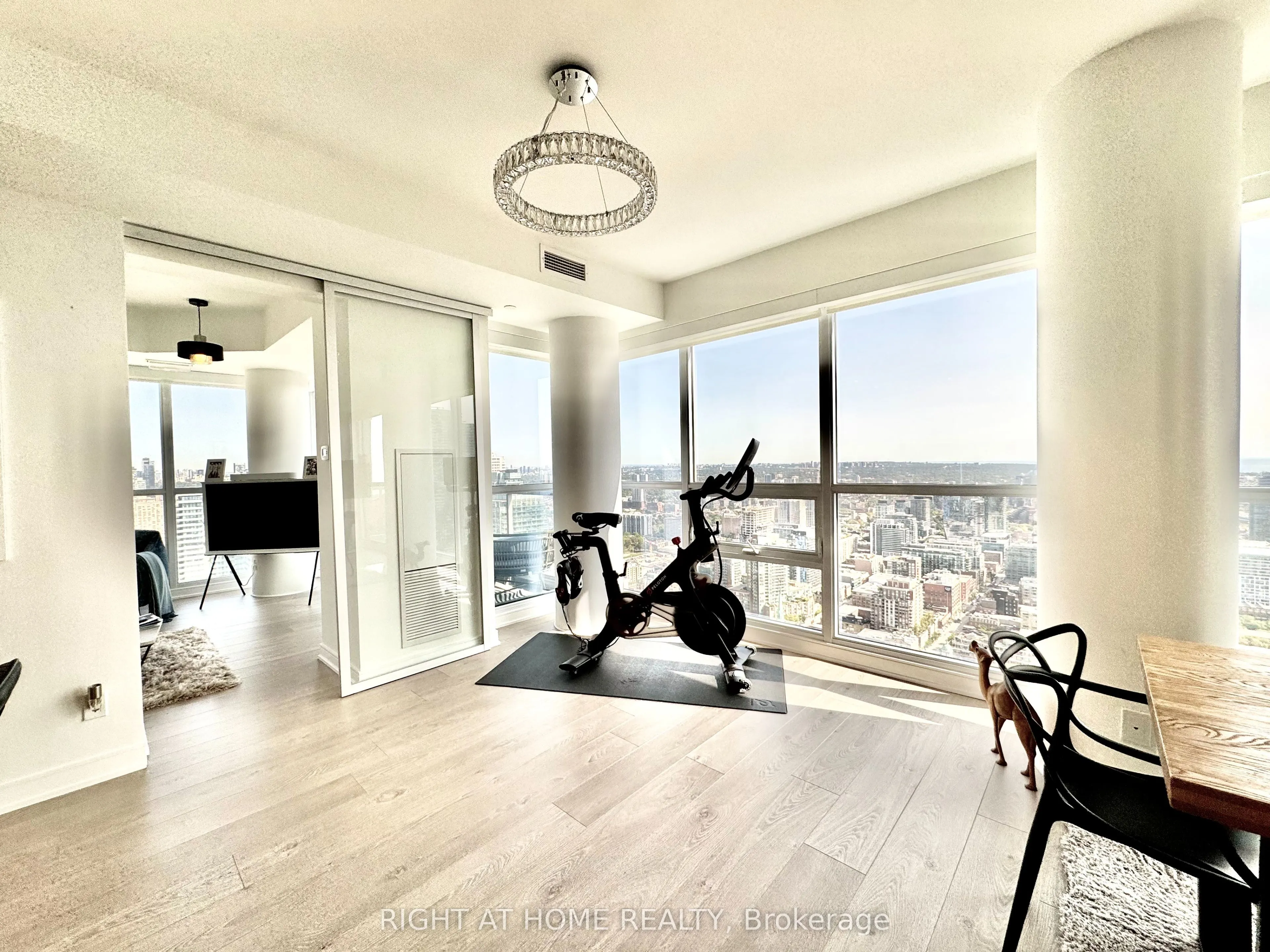88 Scott Street, #5004